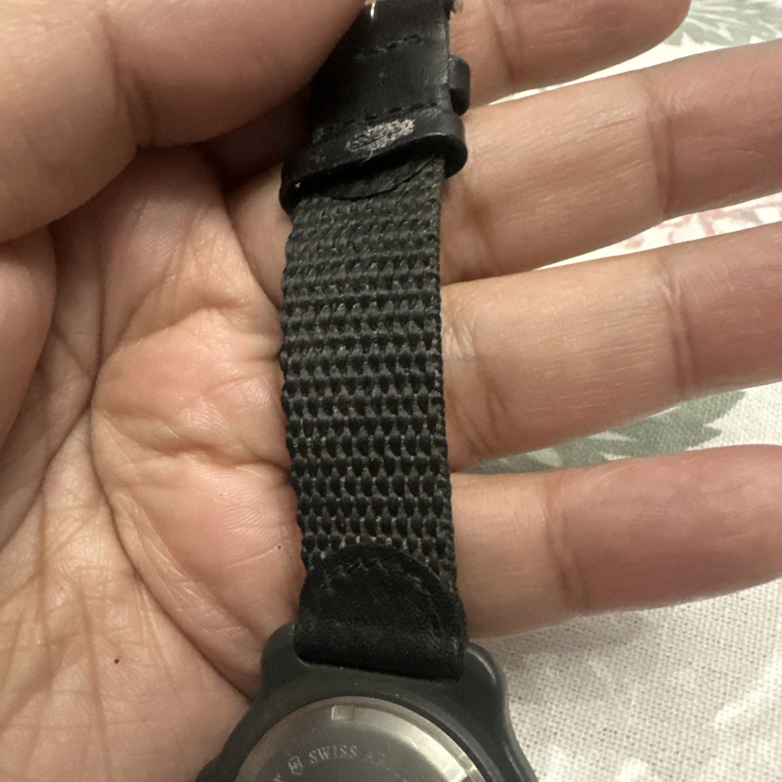 Vintage VICTORINOX SWISS ARMY Men’s 40mm Black Watch SWISS MADE Untested As Is