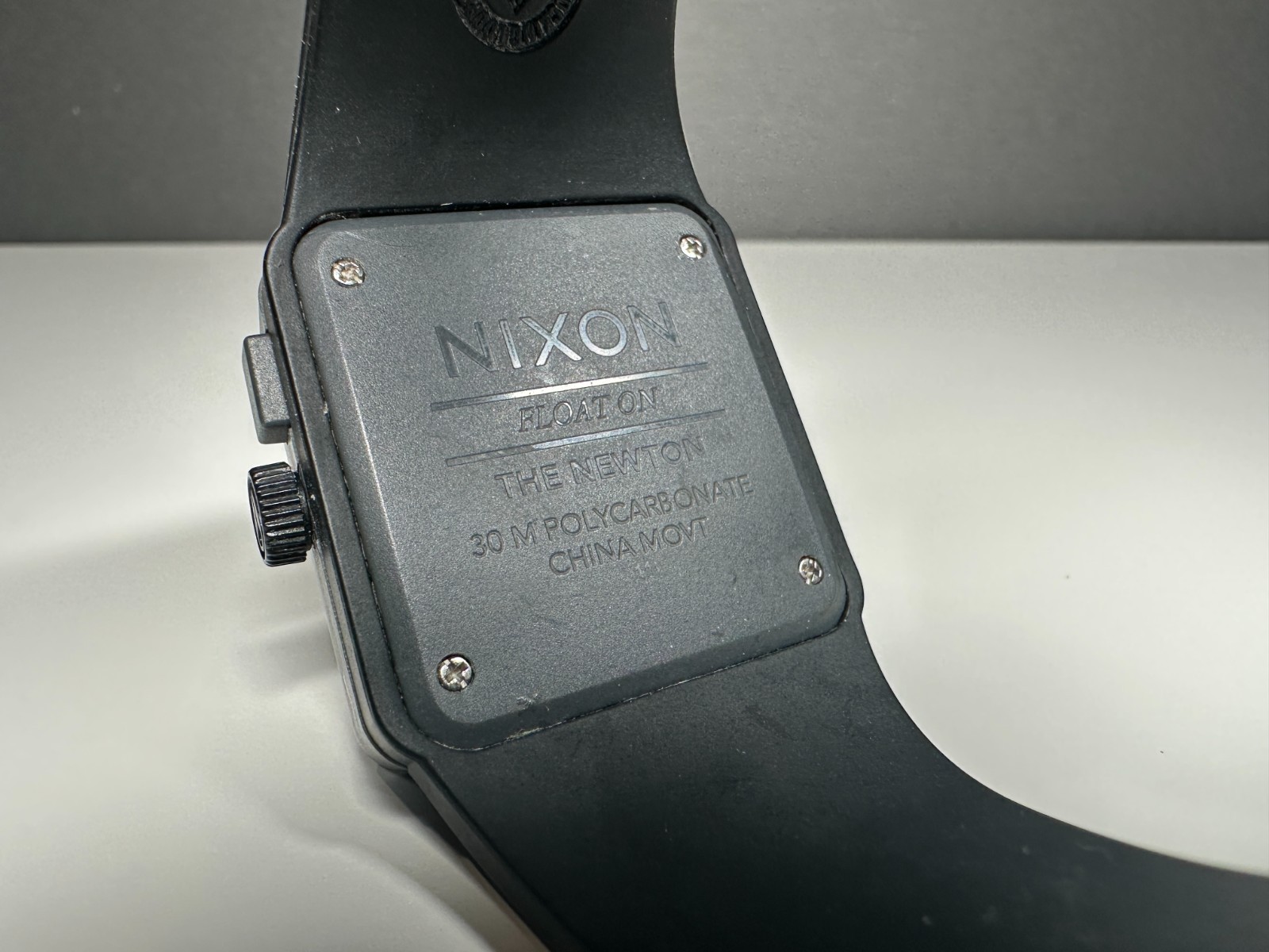 Nixon The Newton “Float On” Black Watch – Blue LED – Minimalist – A116