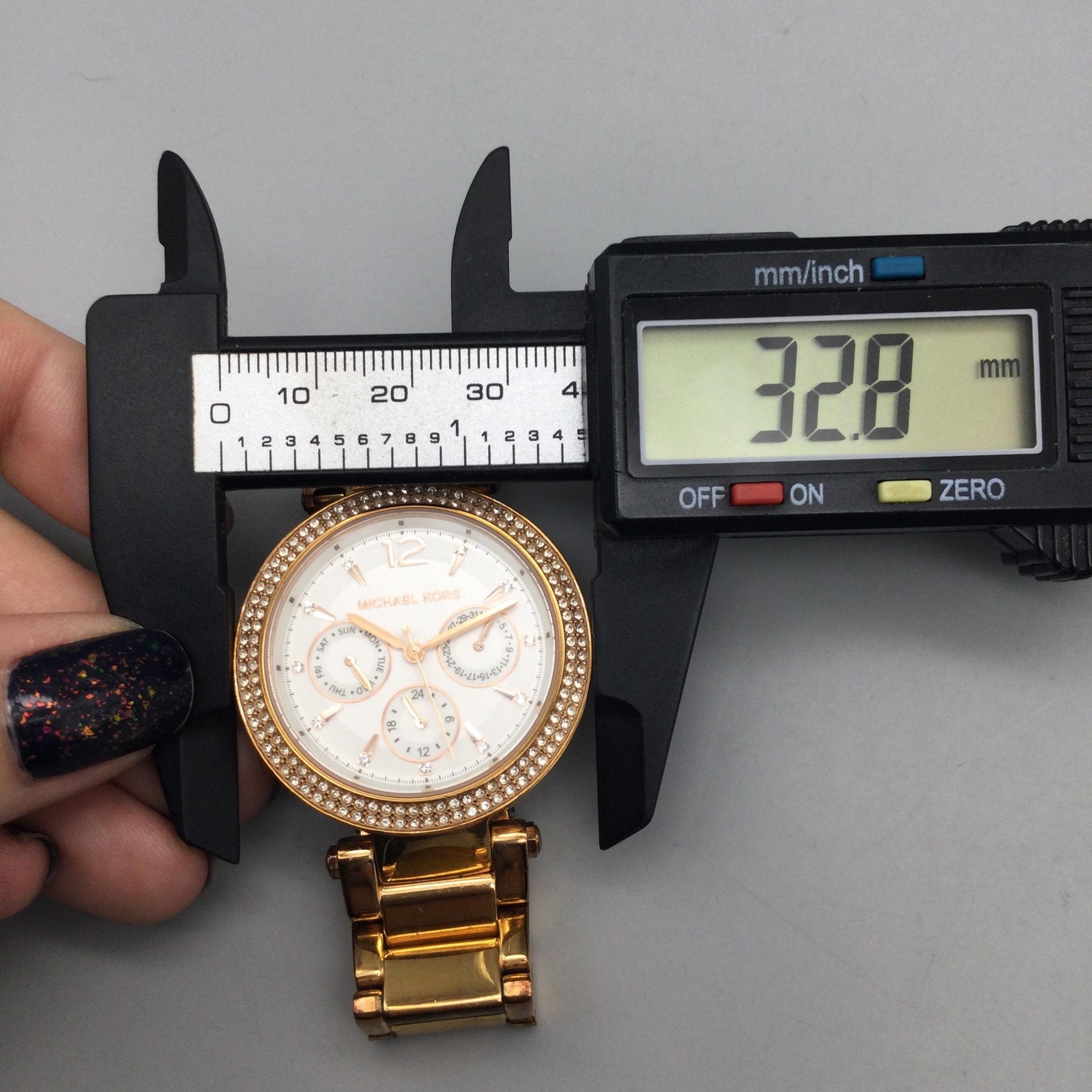 Michael Kors Parker Womens Watch 33mm Crystals Rose Gold Tone New Battery 6″