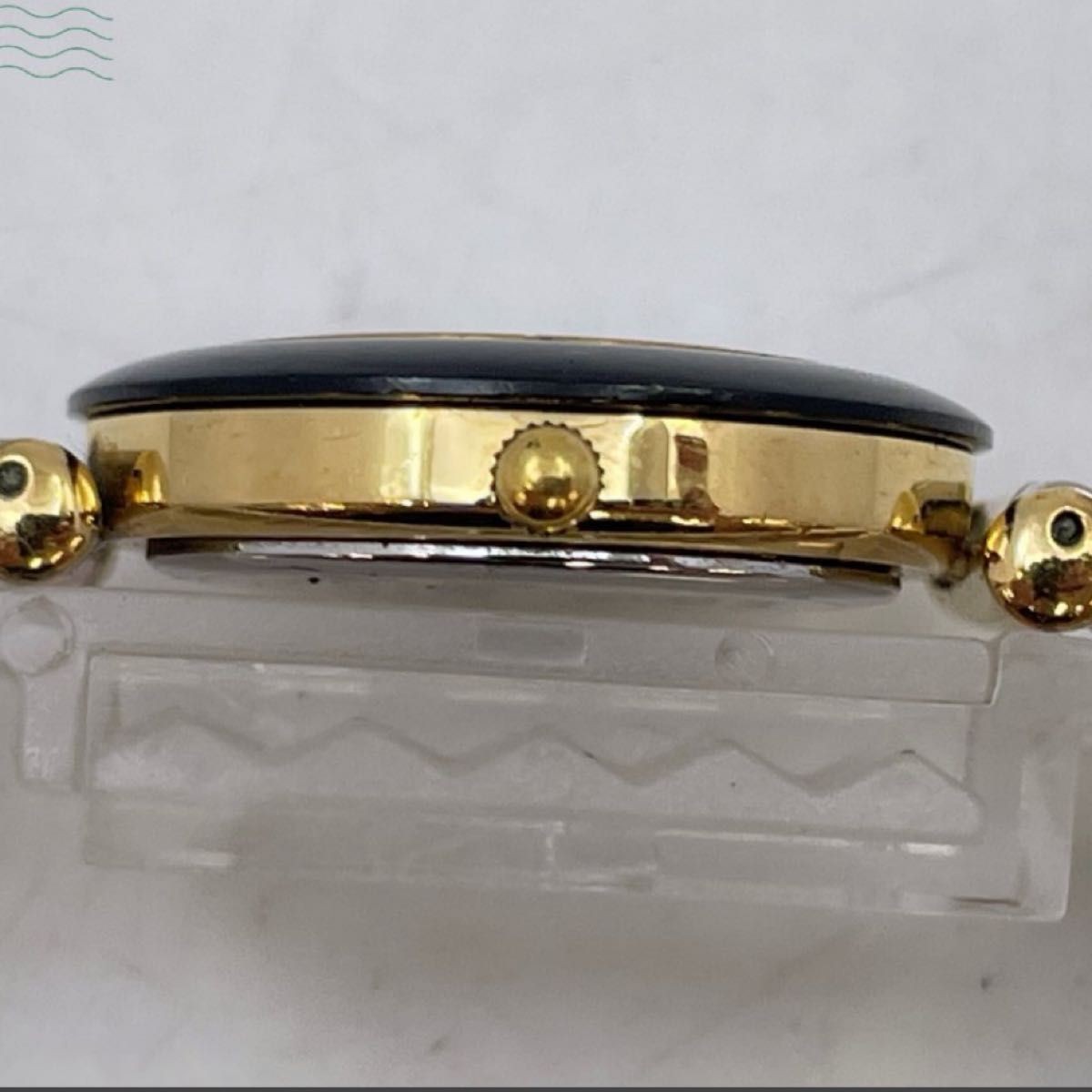 Burberry Bezel 9100L Quartz Analog Round Watch Currently Working