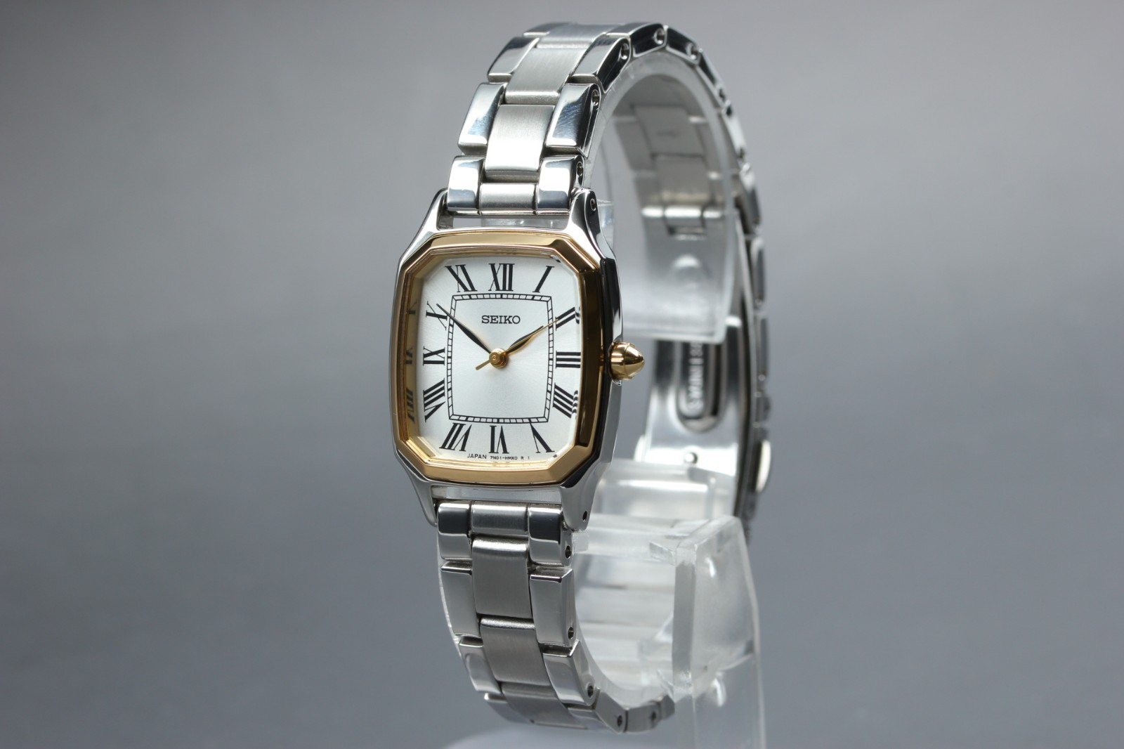 [ MINT w/ BOX ] SEIKO United Arrows 7N01-HAD0 23mm Silver Dial QZ Women’s Watch