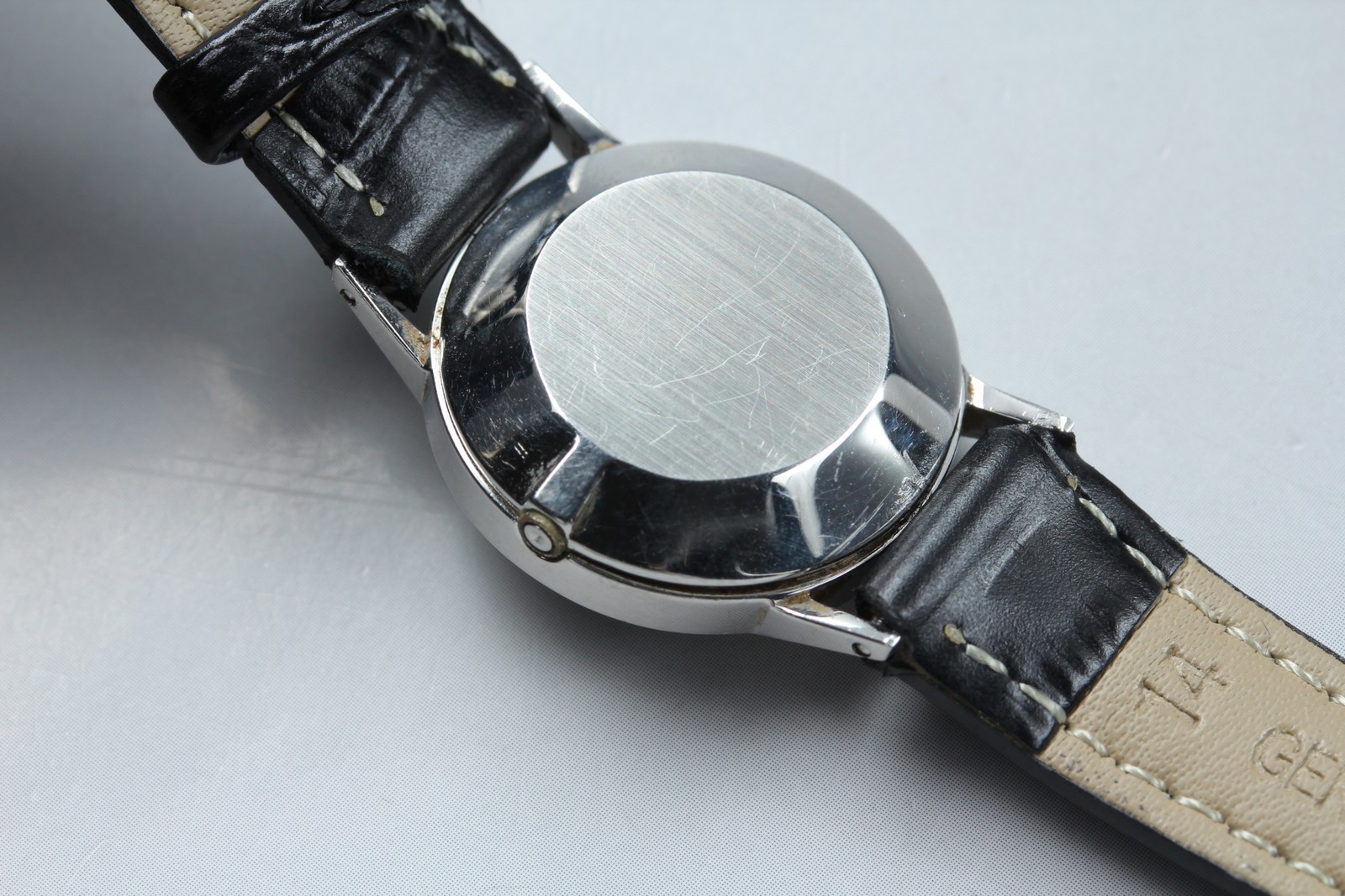 Vintage 70s OMEGA De Ville Cal.1350 Quartz Roman Dial 23mm Ladies watch New Batt