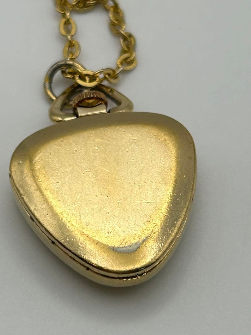 Seiko hand-wound pendant watch, 17 jewels, working condition.