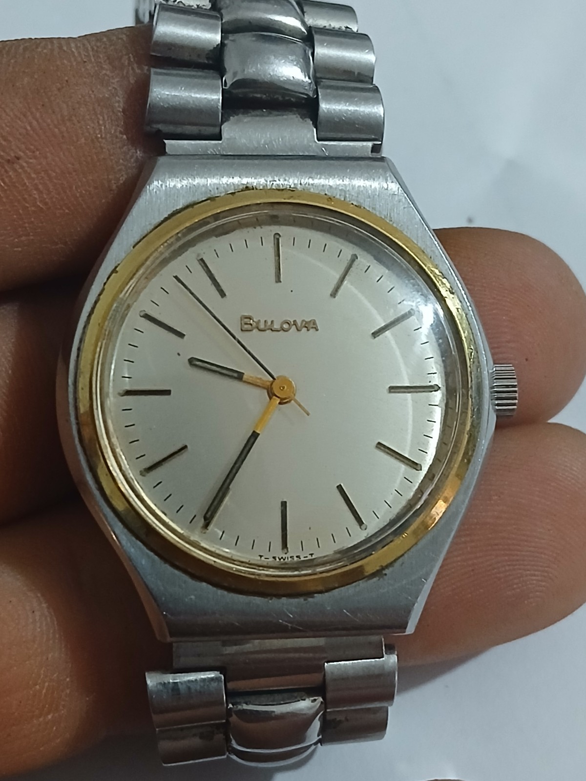 Vintage Bulova 1121.10 Eta 2851 Wrist Watch