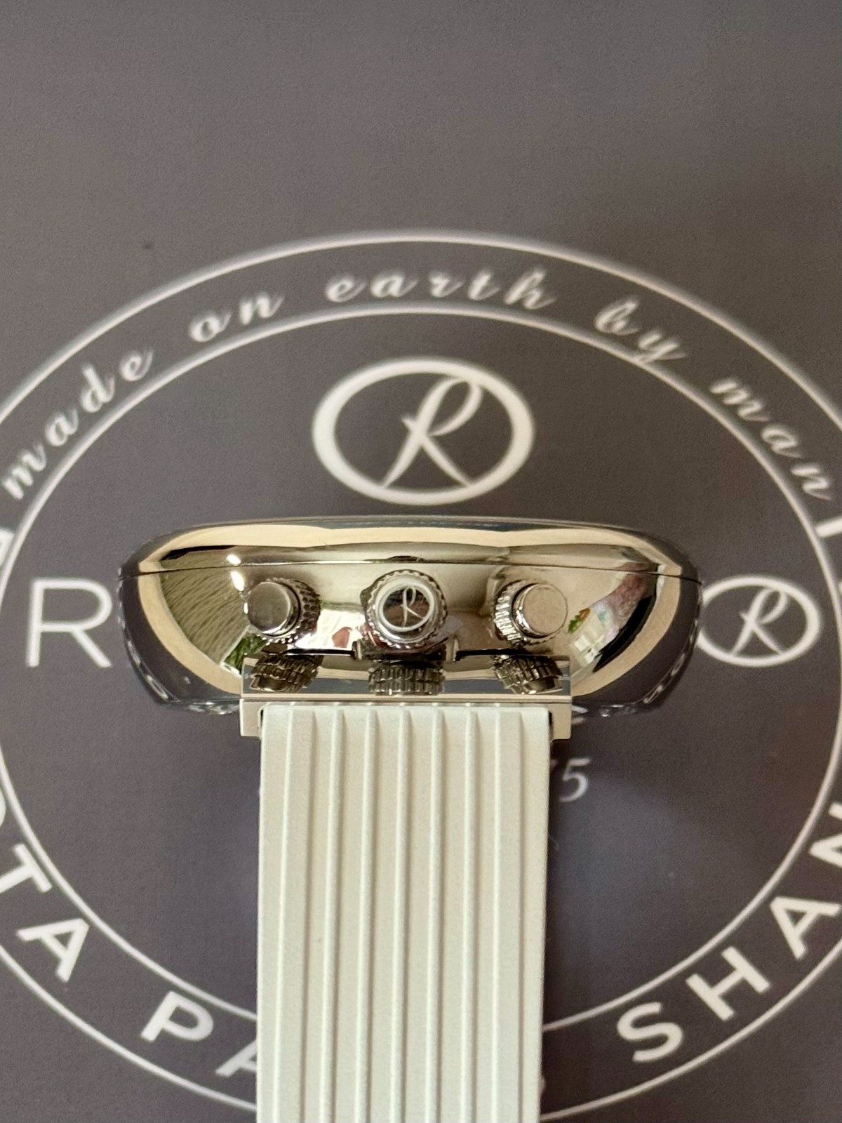 Restrepo – El Caballero Sin Armas 5.1 – With 2 straps, white and black