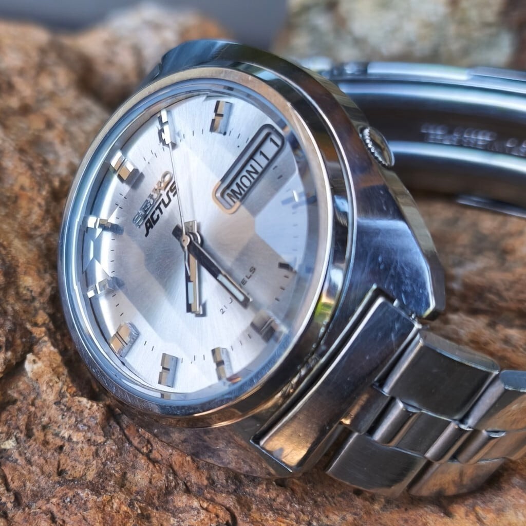SEIKO ACTUS 7019-7350 21J Automatic Vintage Watch Manufactured in Japan in March