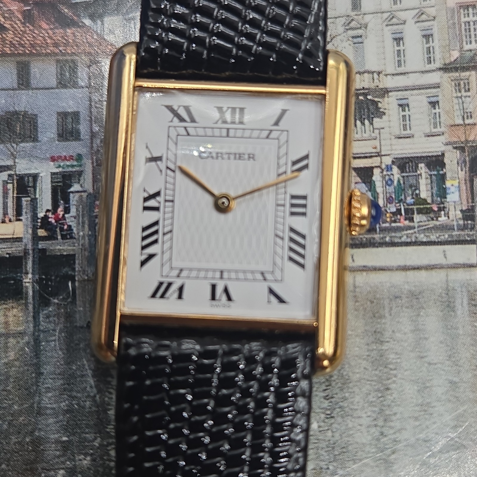 Unisex Vintage Cartier Tank Quartz 23mm Classic Clean & Chic.