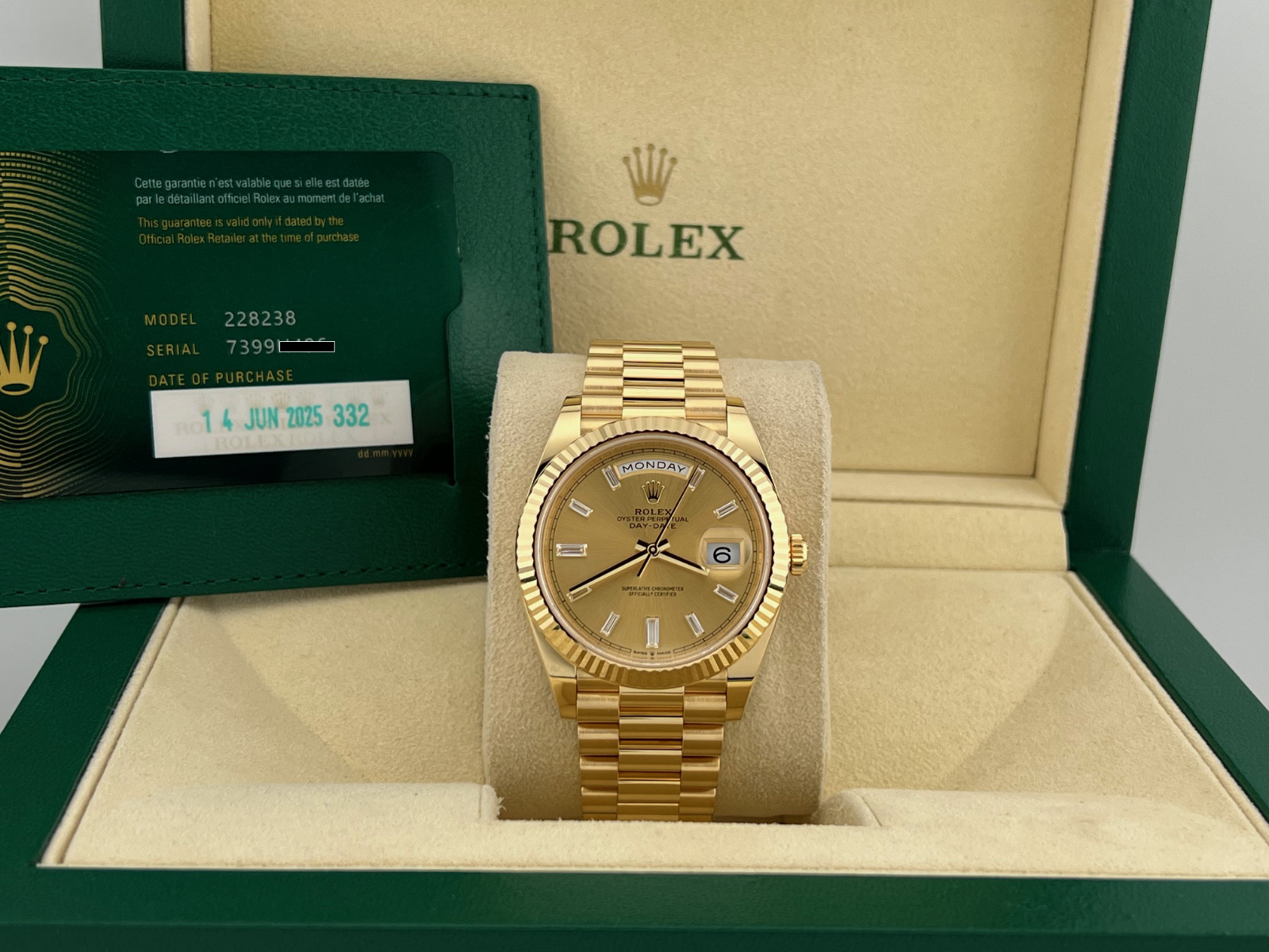 2025 Rolex Day Date President 228238 40mm Factory Baguette Diamond Dial 18k Gold