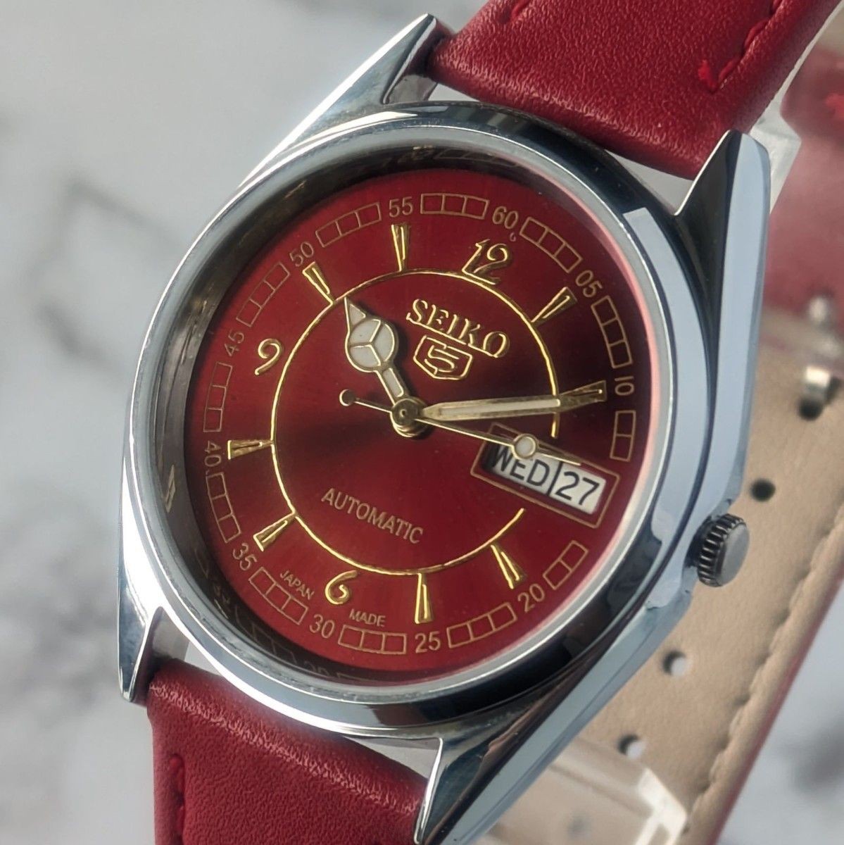 Working Condition SEIKO 5 Automatic Vintage Ruby Red Dial Bar Index Sunburst Lea