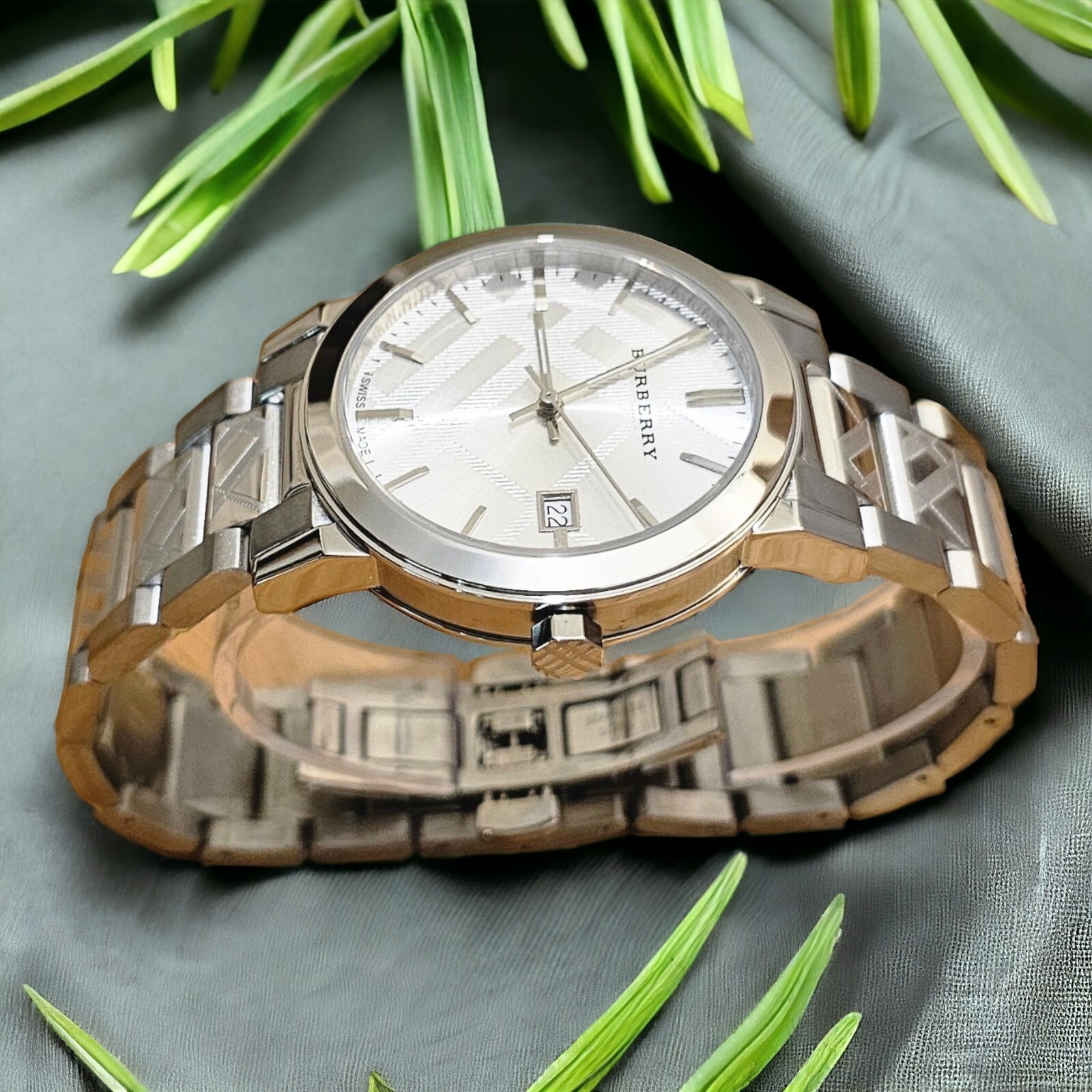 ⭐Burberry® BU 9037 Unisex 38mm Engraved Silver ⭐