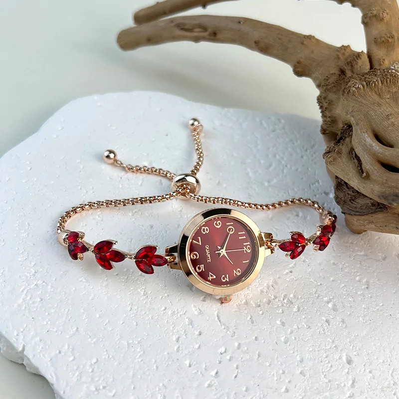 Round alloy case Arabic numeral classic dial leaf-shaped diamond-encrusted