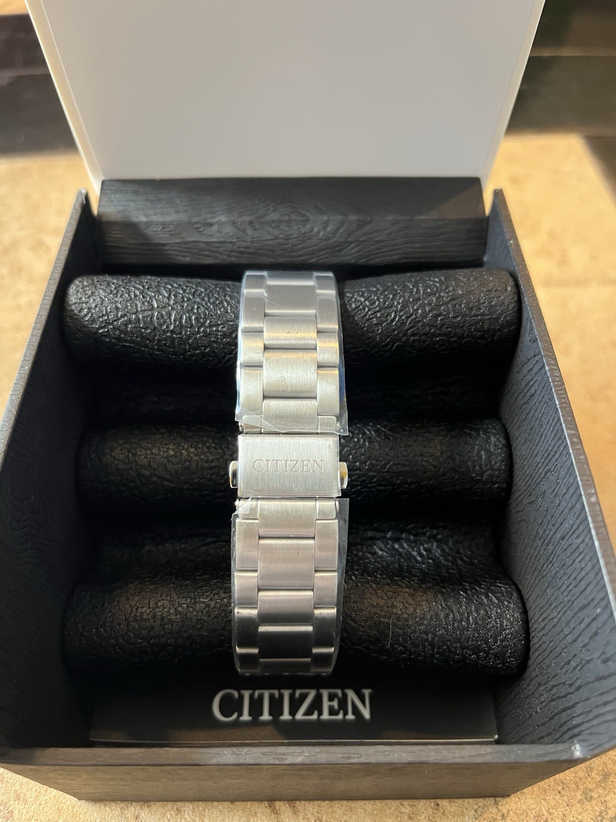 Citizen Eco-Drive Men’s Silver Dial Steel Bracelet Date Watch 100m 41mm Box