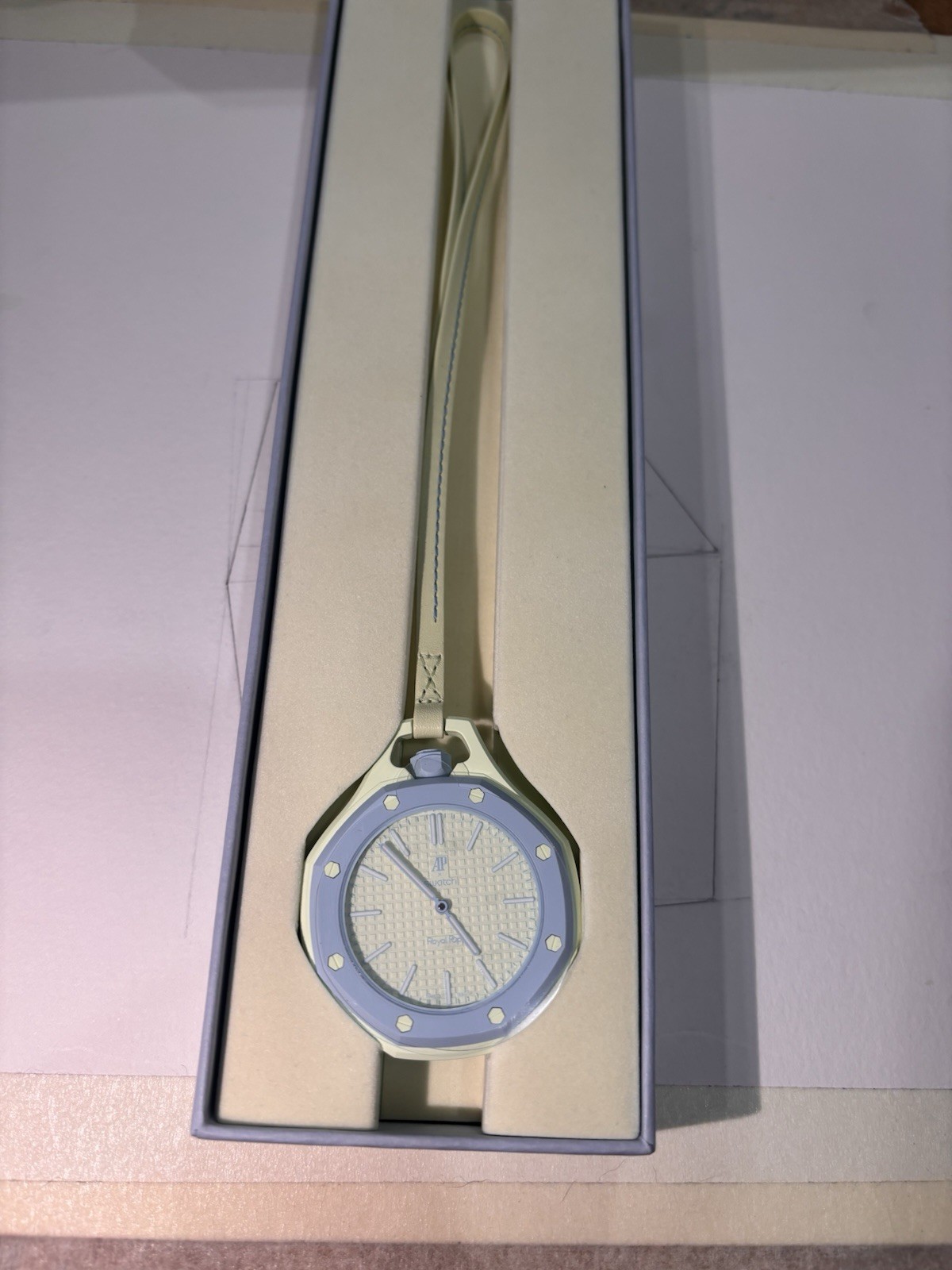Swatch x AP Royal Pop Blaue Acht Bioceramic 41mm New Box/Papers Authentic