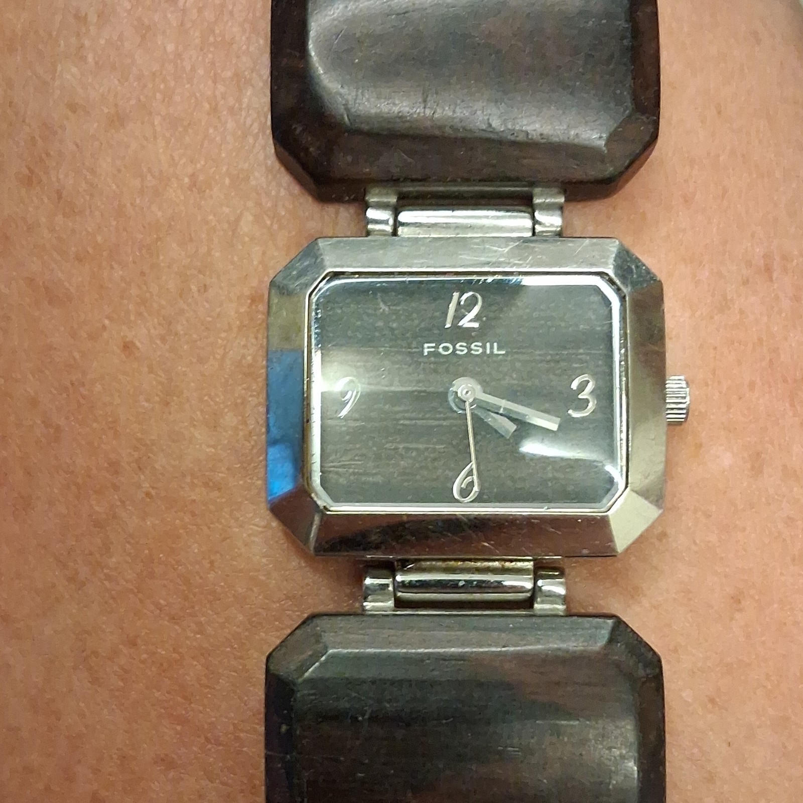 Fossil Women’s Quartz Analog Rectangle Watch Silver Steel Bracelet Gray Dial 50m