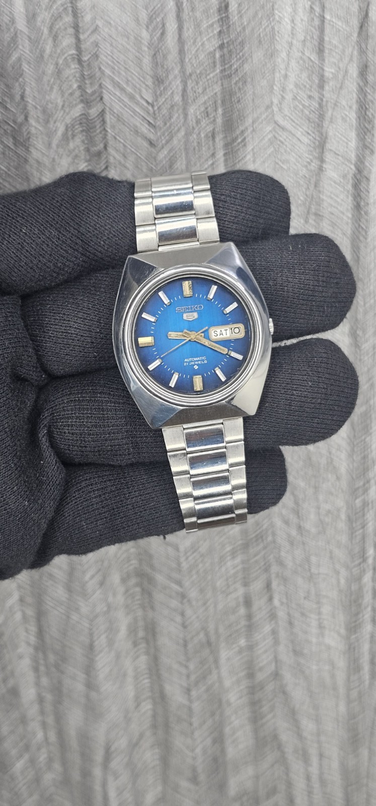 Vintage Seiko 5 Automatic Blue Dial Day/Date Wrist Watch Japan