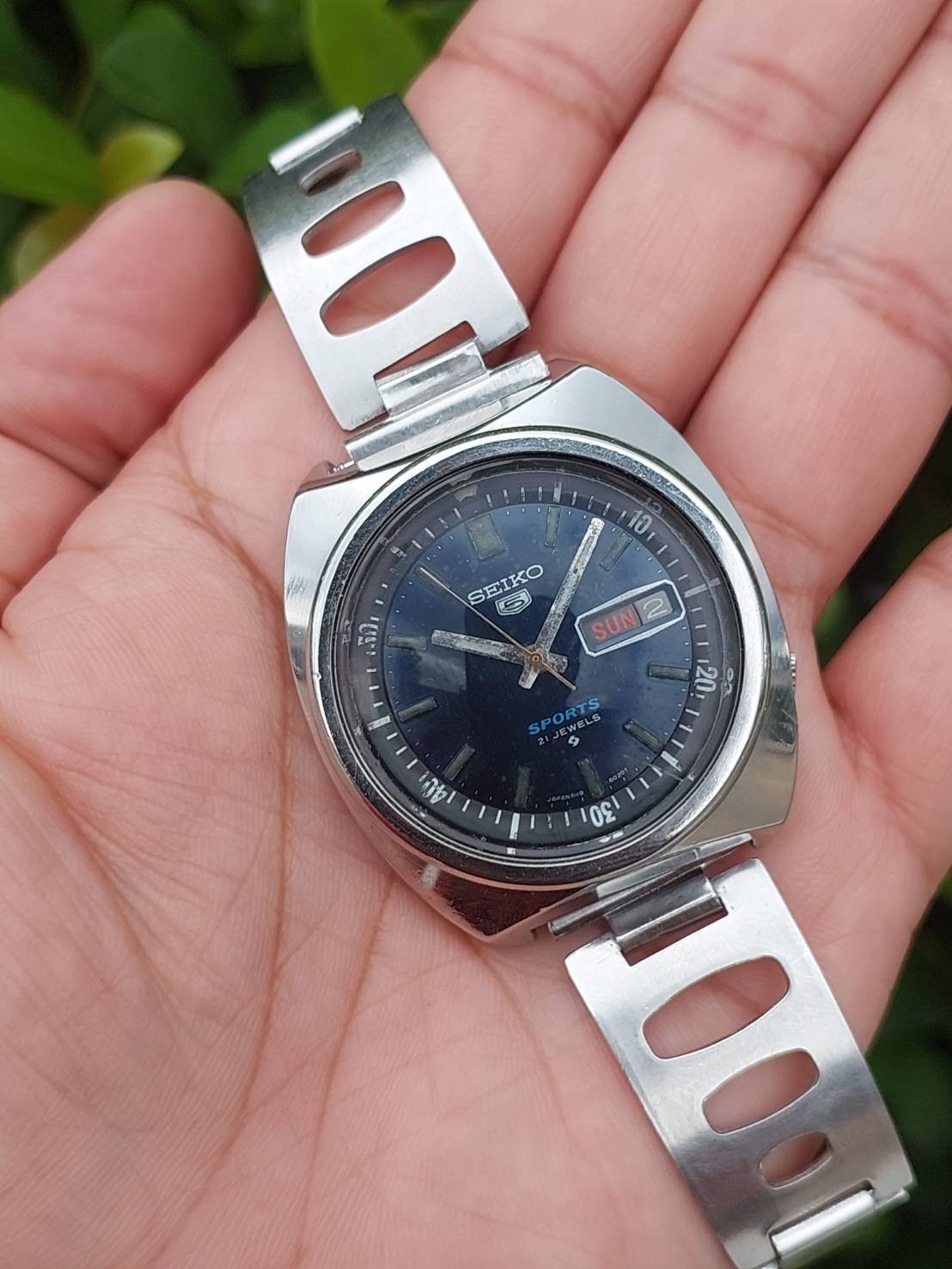 Vintage Seiko 5 Sports 6119 Automatic Blue Dial – Inner Bezel Non-Rotating.