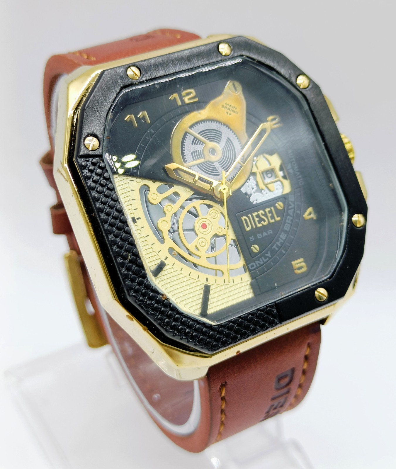 Amazing Diesel Date Indicator Quartz Analog Men’s Wrist Watch