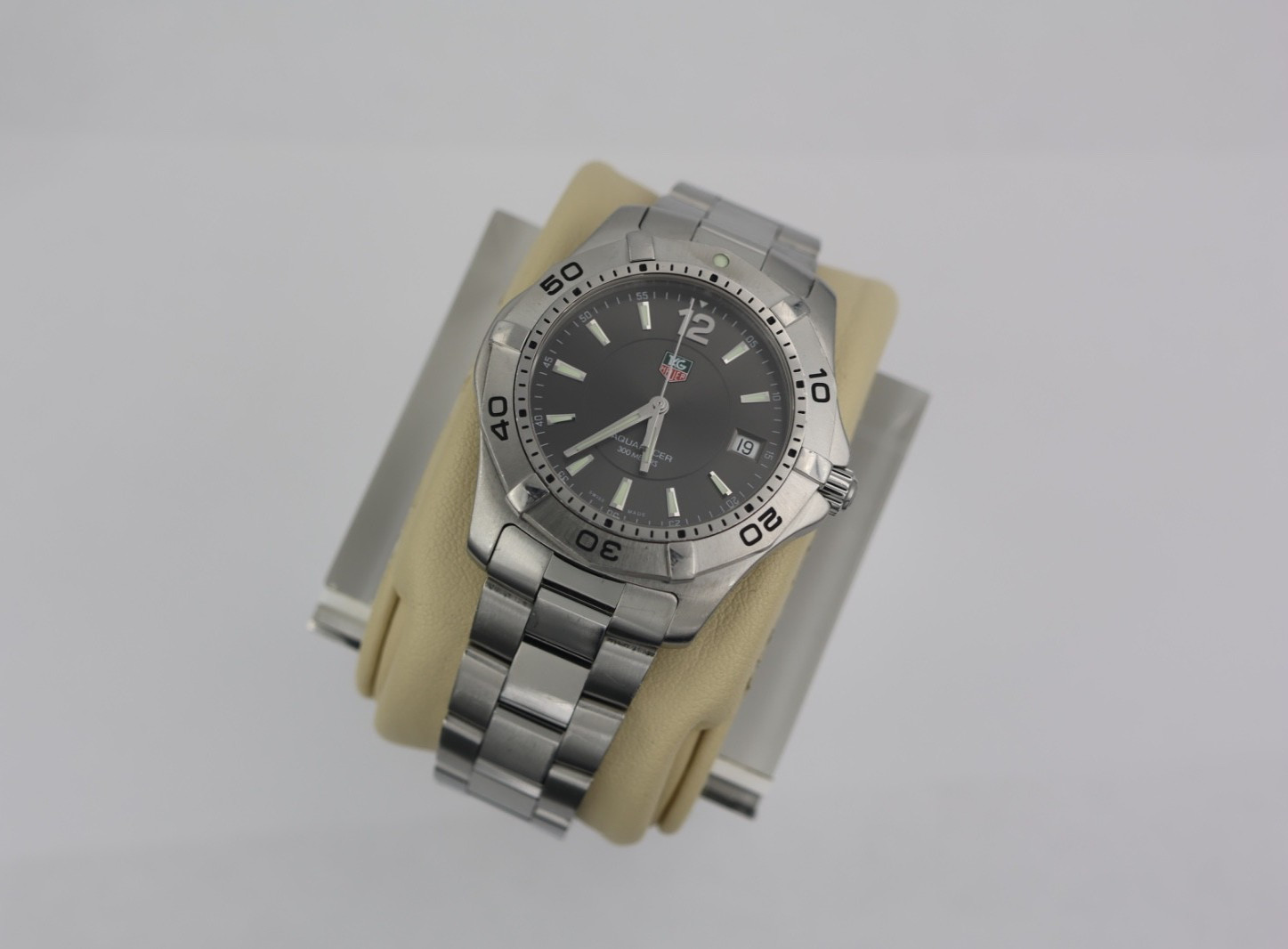 TAG Heuer WAF111E.BA0801 Mens Aquaracer Series Quartz Watch Gray & Silver 300M