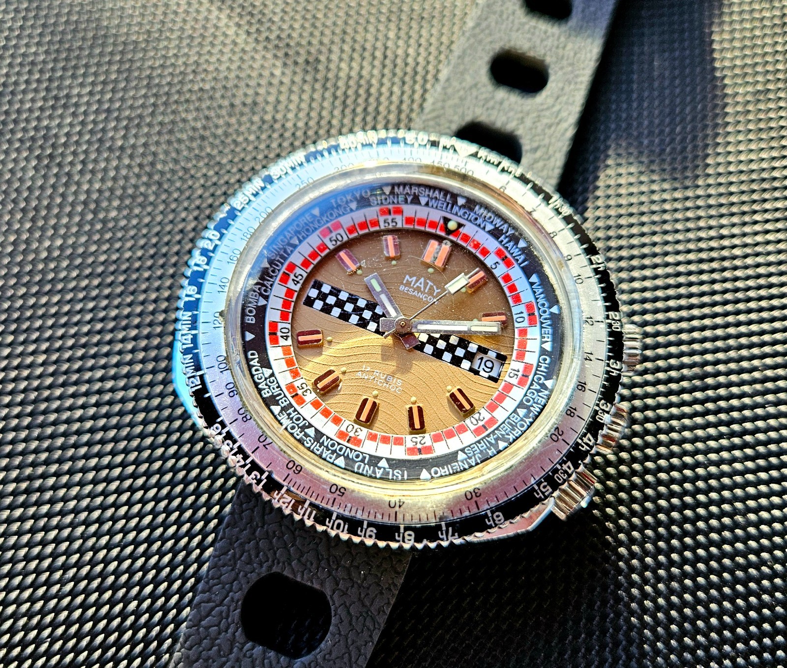 Maty Besancon 17 Jewels Vintage Diver Style Double-Inner Rotating Bezel GMT