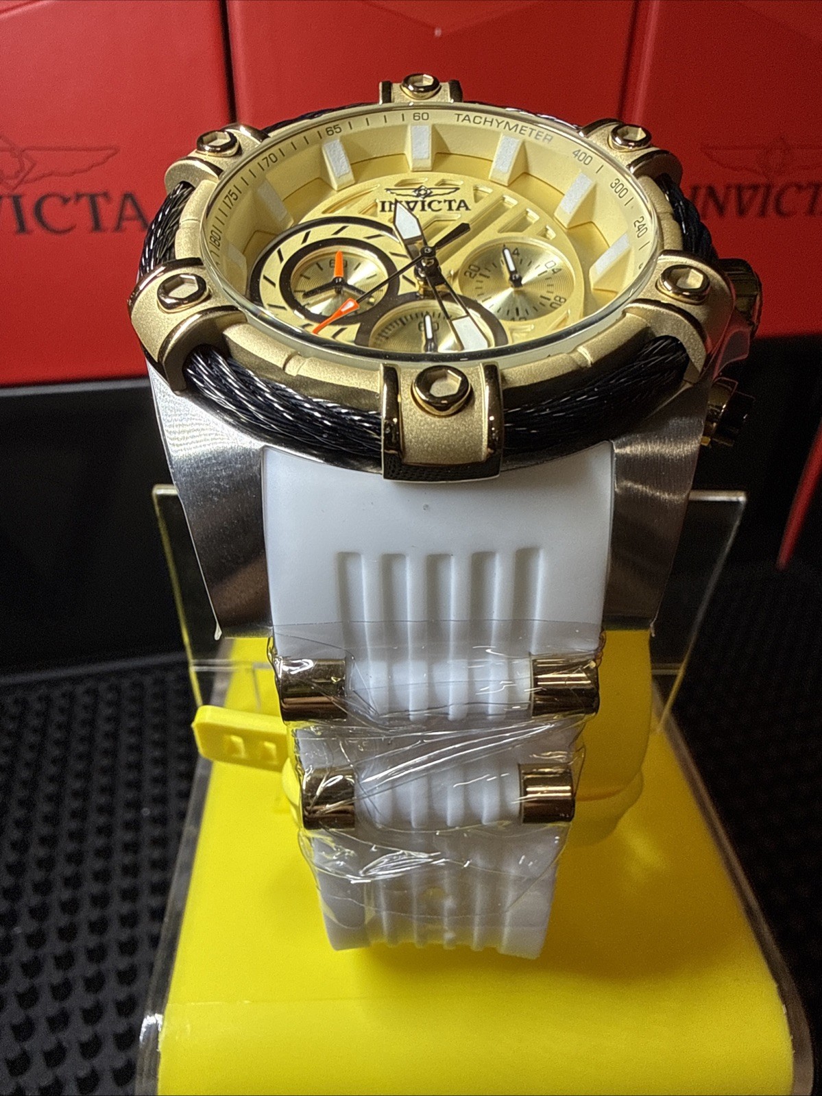 Invicta Bolt 52m 25528