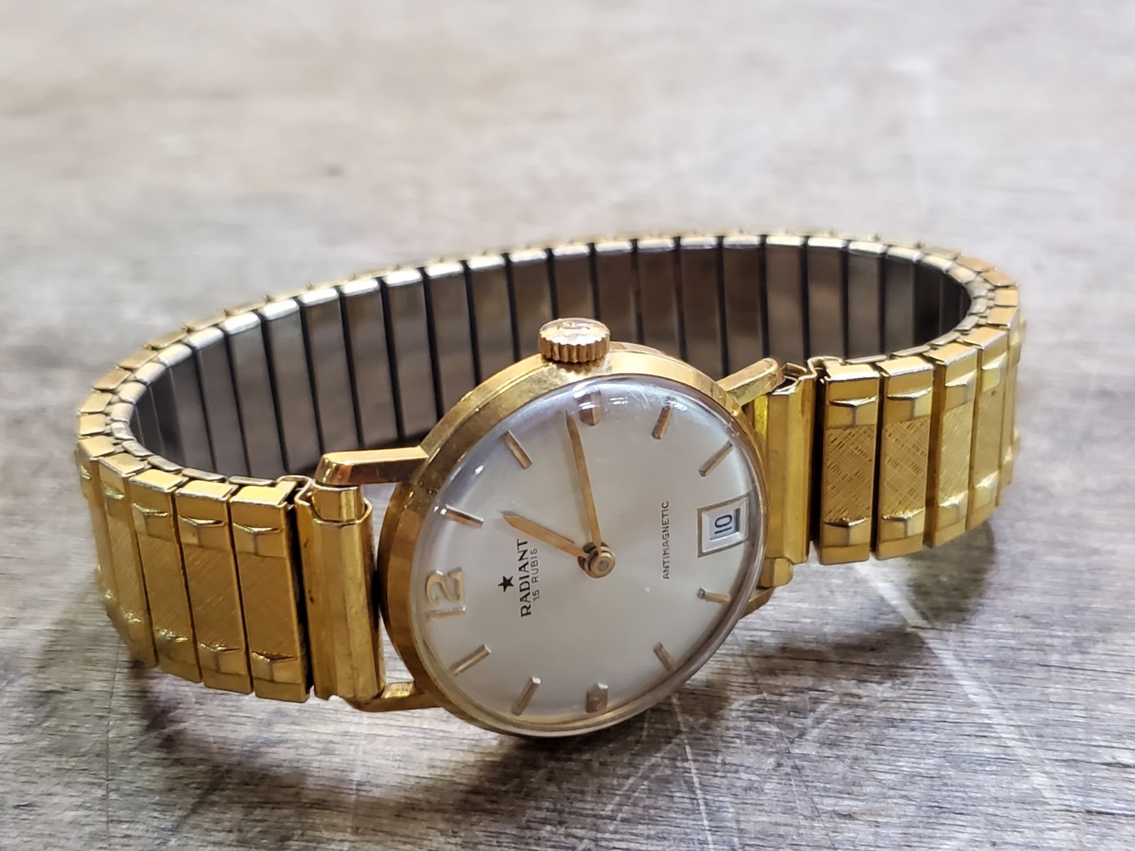 Vintage RADIANT Antimagnetic Manual Wind Dress Watch, 15 Rubis (Jewels) Swiss
