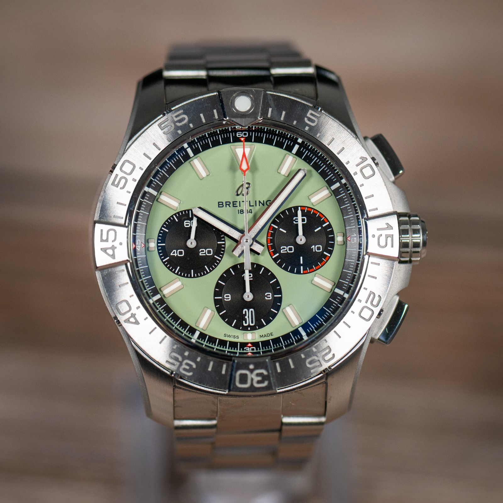 2025 Breitling Avenger B01 Chronograph 44 w/Green Dial