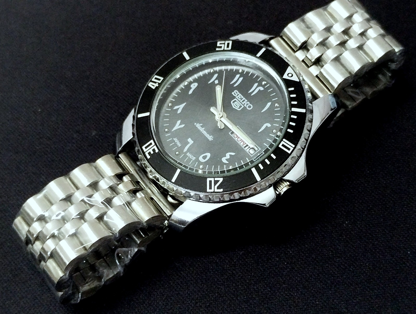Vintage Seiko 5 Automatic Watch for Men Black Arabic Dial Working Perfectly