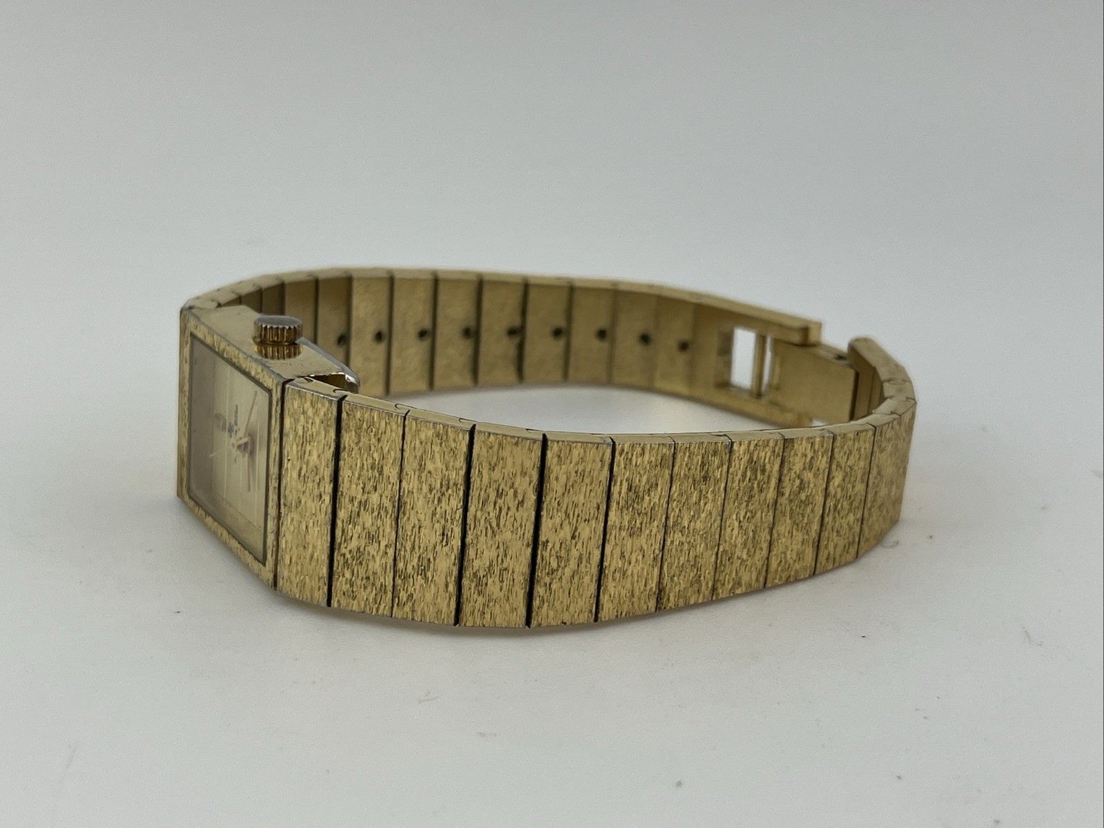 Vtg Jaques Edho Paris Ladies 15mm Watch Gold Tone Rectangle Dial 5.75″ – RUNS