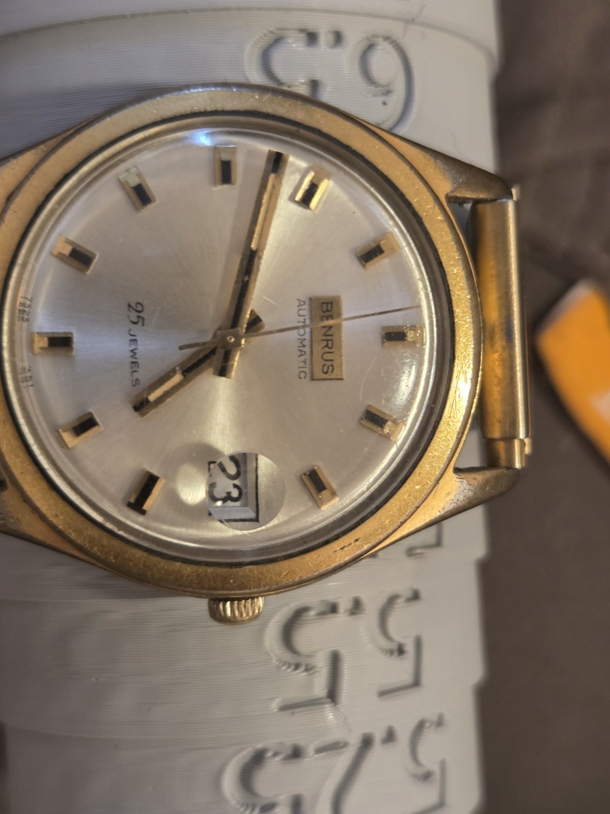 Vintage Benrus 25 Jewel Automatic Swiss Mens Watch Gold Tone Date WR