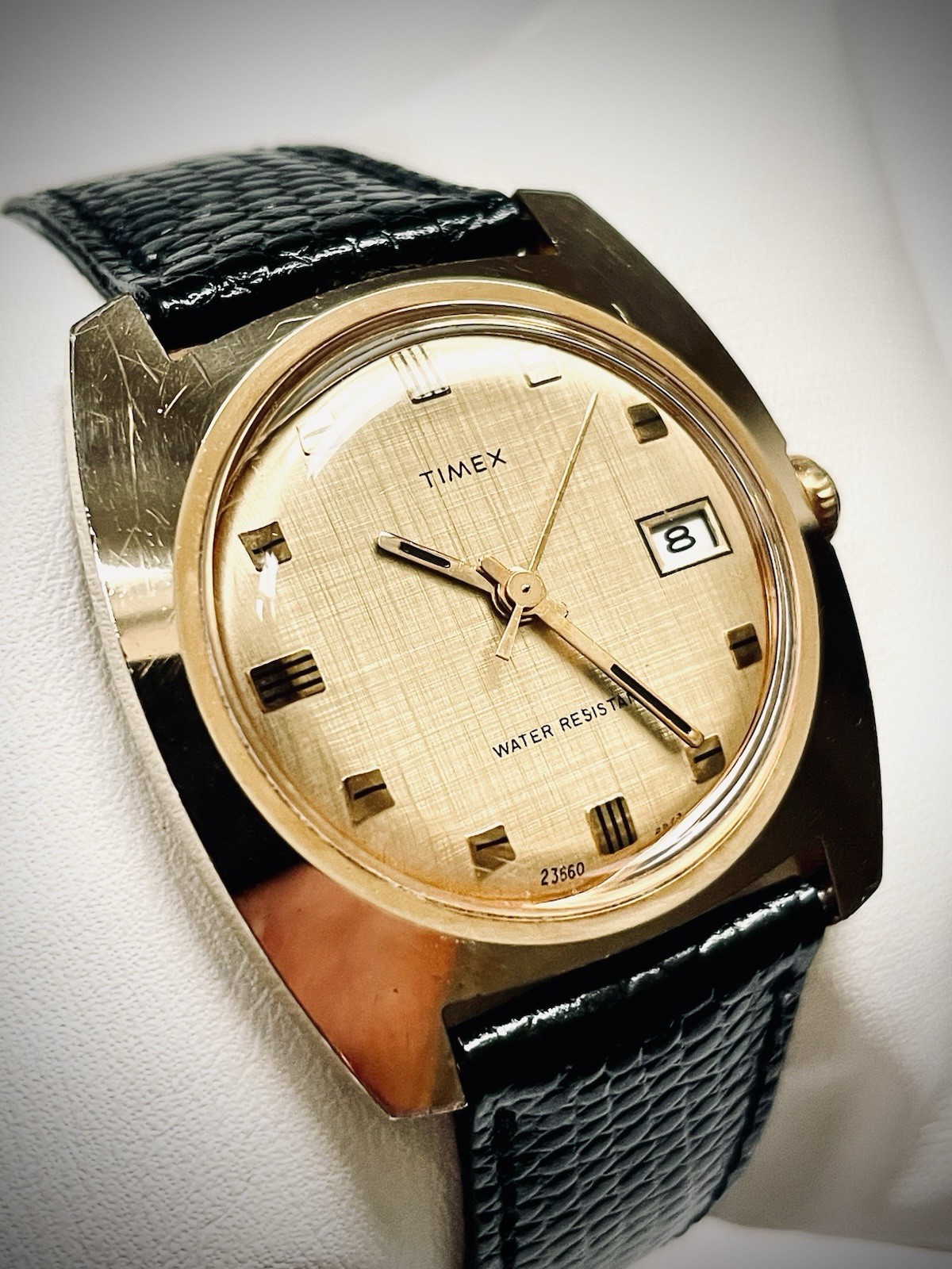 Vintage Timex Calendar Men’s Watch -23660 2573 – Linen Dial Gold Tone – Running!