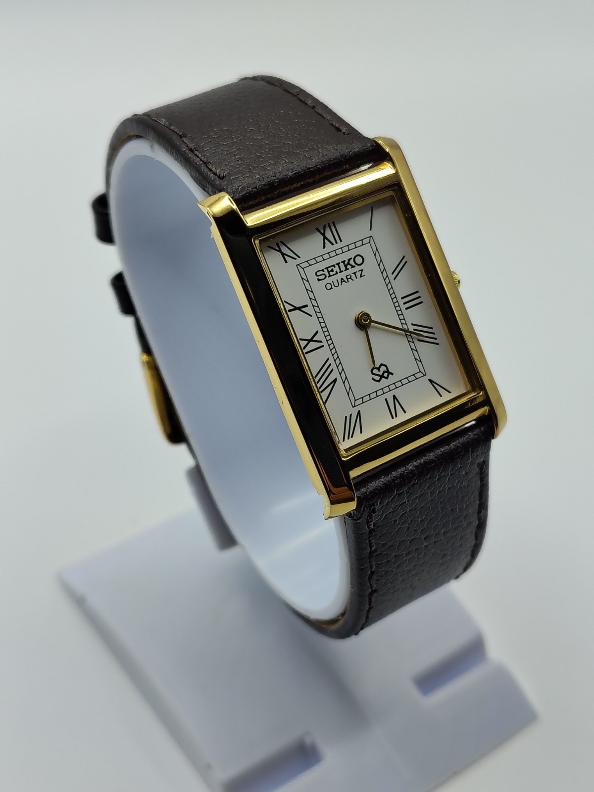 vintage seiko slim quartz men’s wrist watch White Dial Leather Strap