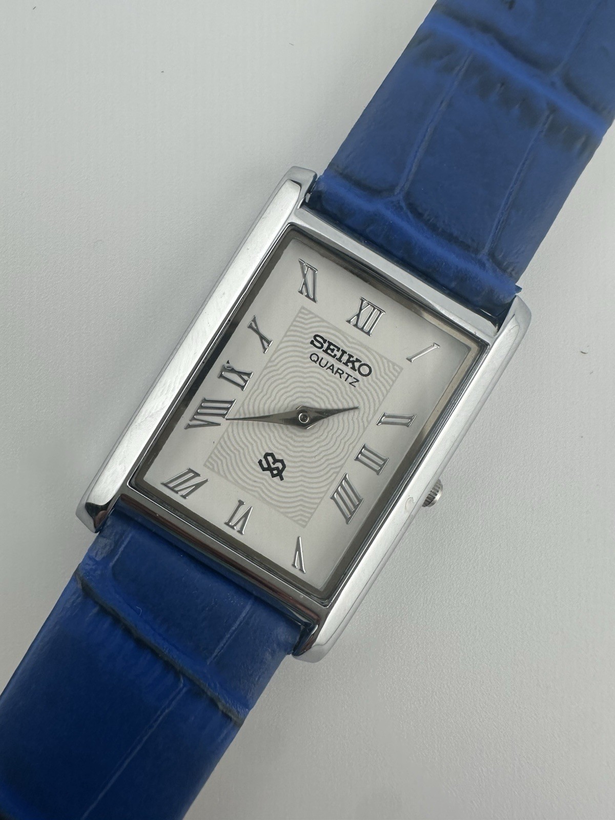 WHITE DIAL Vintage Seiko Slim Quartz men’s Wrist Watch