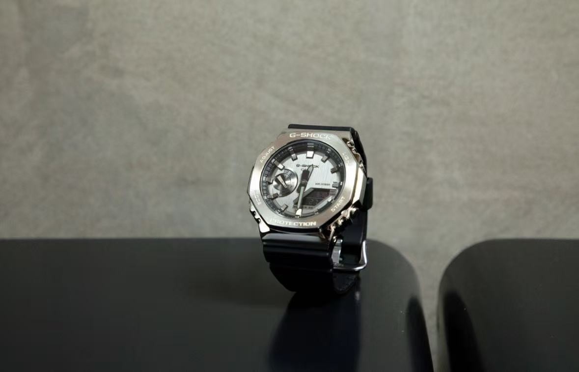 Casio GA2100 G-Shock Men Wrist Watch Silver Case Black Dial Sports Watch WithBox