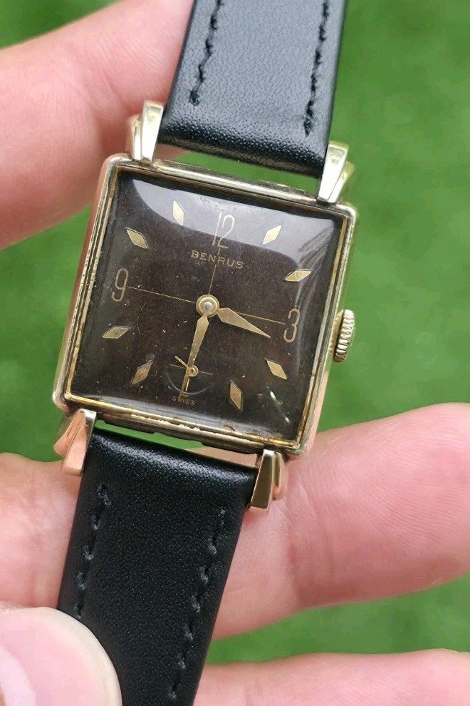 Vintage Benrus Crosshair Brown Dial Cal DM21 Men’s 26mm Wind Up Tank Watch