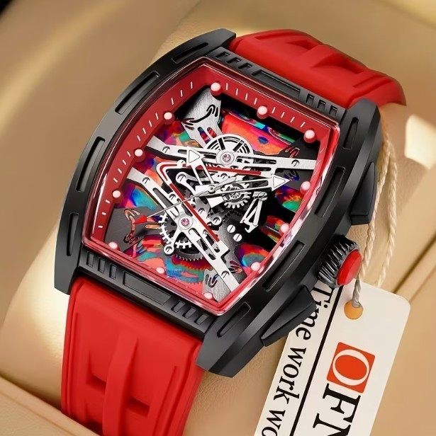 MENS TONNEAU STYLE WATCH