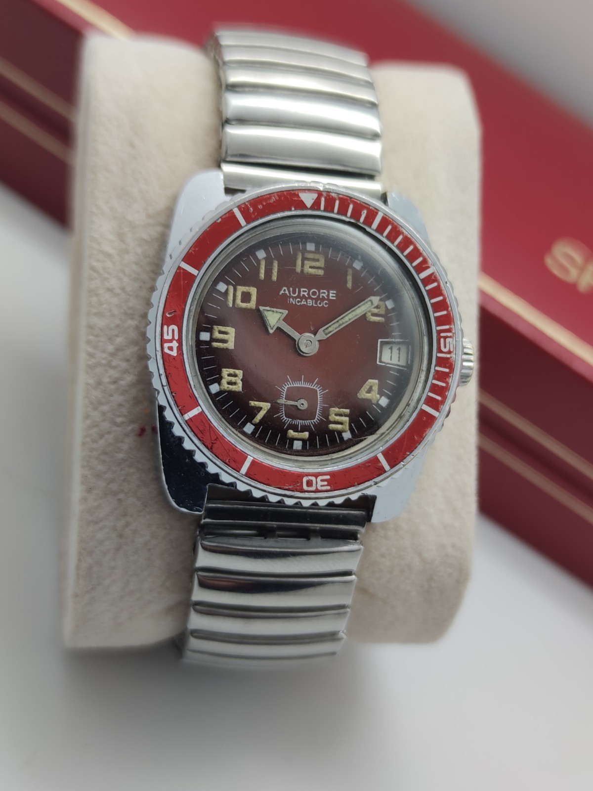 Skin Diver Watch Aurore Manual Wind Red Dial Swiss Made Vtg 31mm Junior
