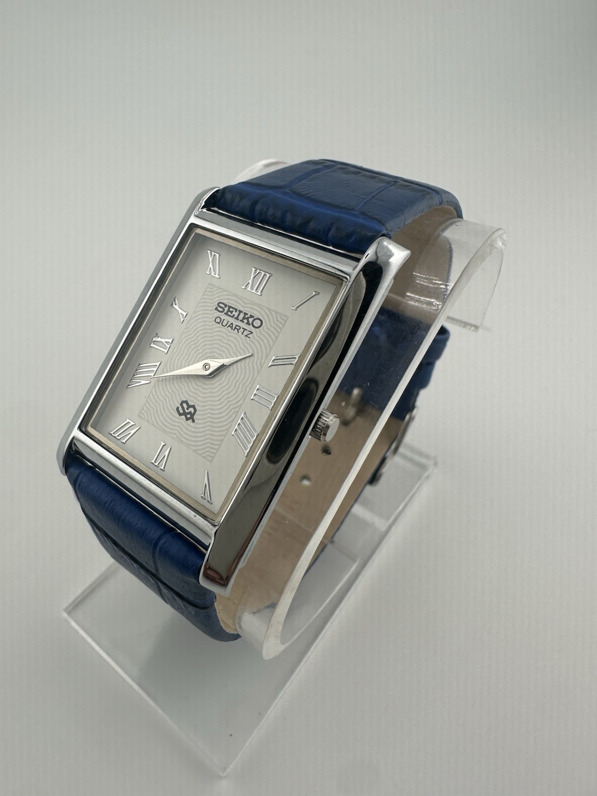 WHITE DIAL Vintage Seiko Slim Quartz men’s Wrist Watch