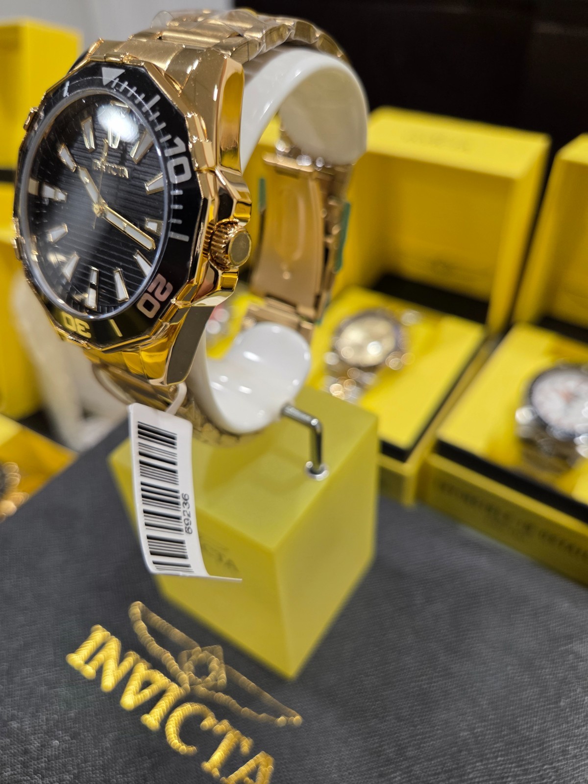 Invicta Pro Diver Meridian Men’s Quartz Watch 46mm Gold/Black 69236 NIB