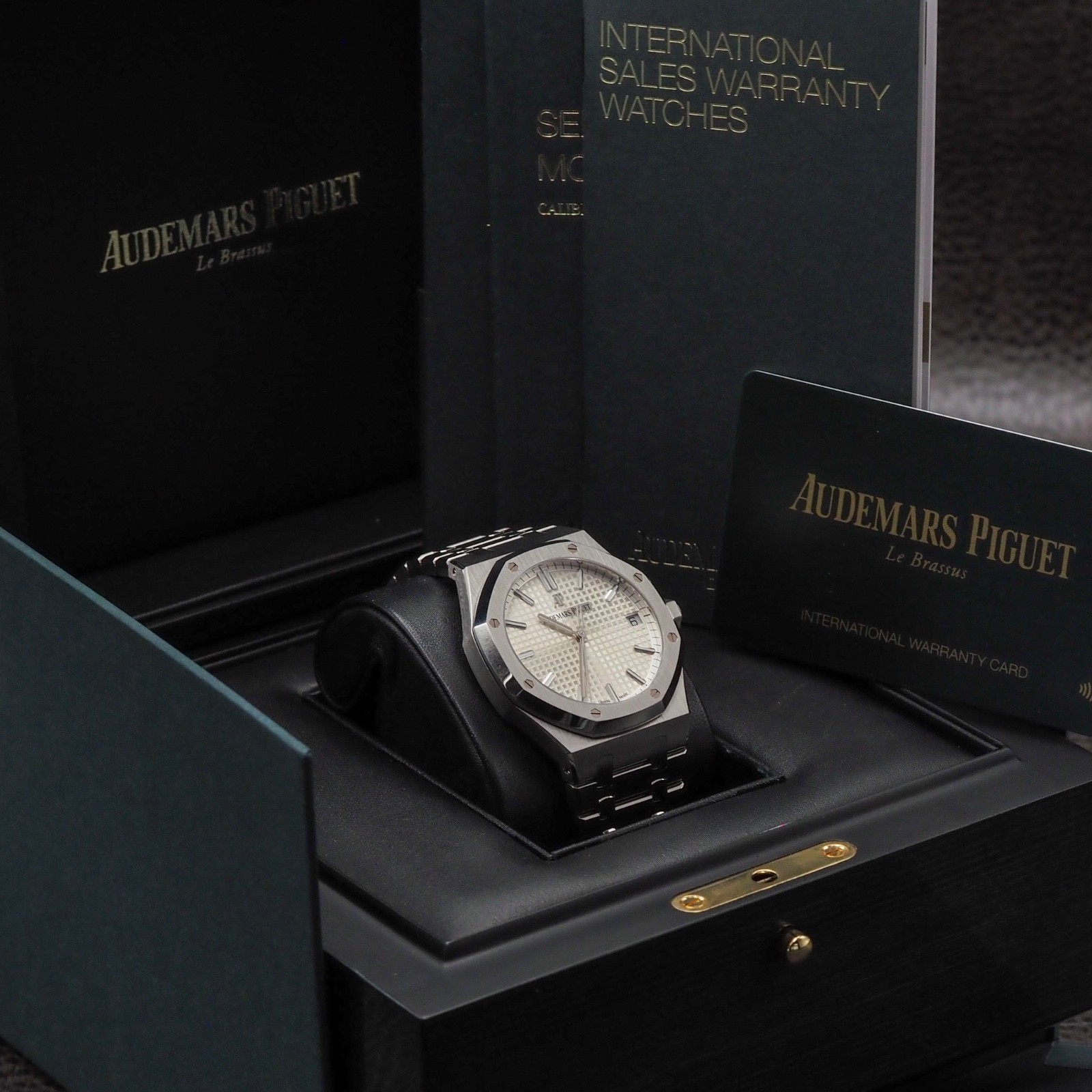 Audemars Piguet Royal Oak 15500ST White Dial 41mm with Box