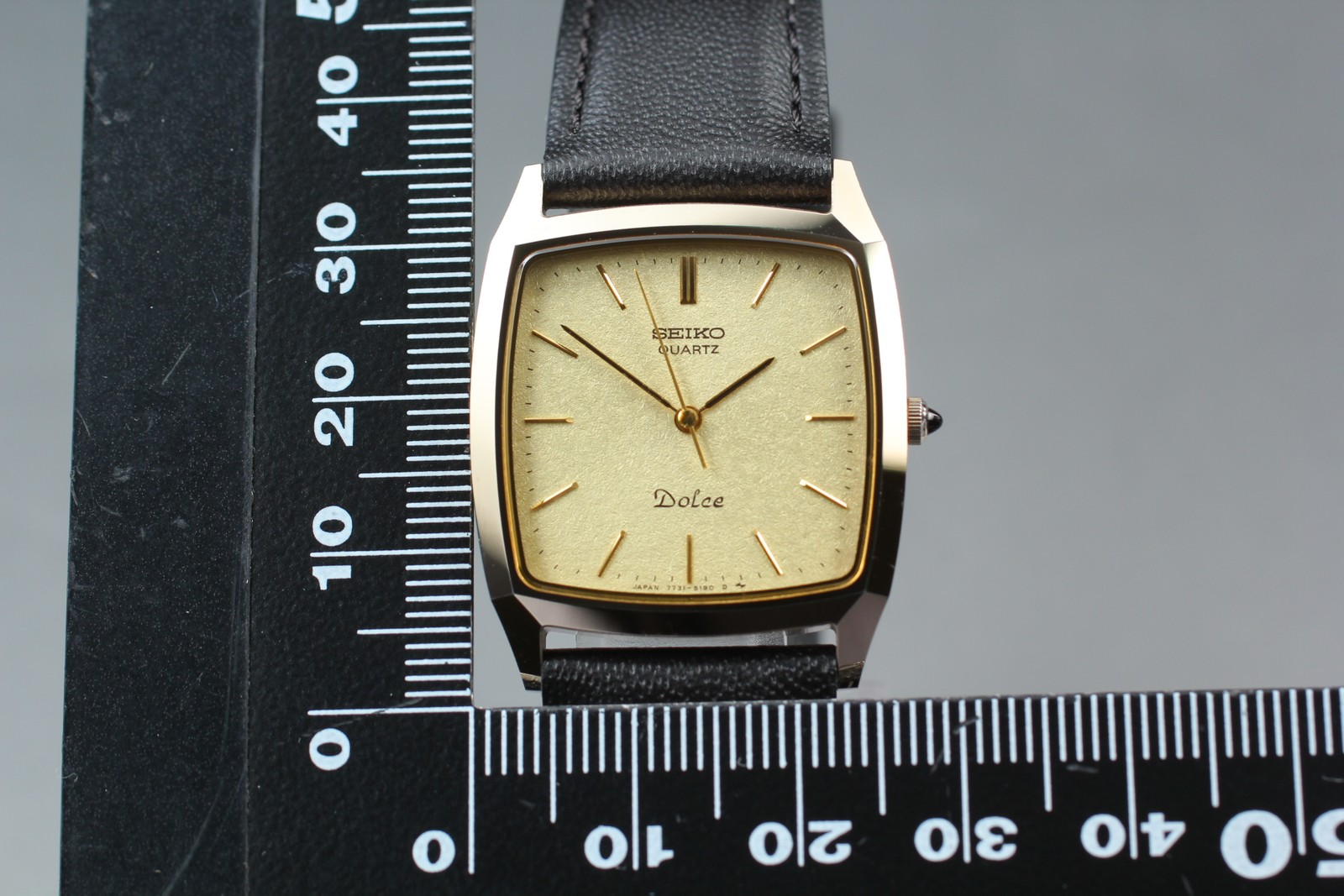 Serviced Vintage 1987 Seiko Dolce 7731-5160 Tungsten Tank Mens Watch From JAPAN