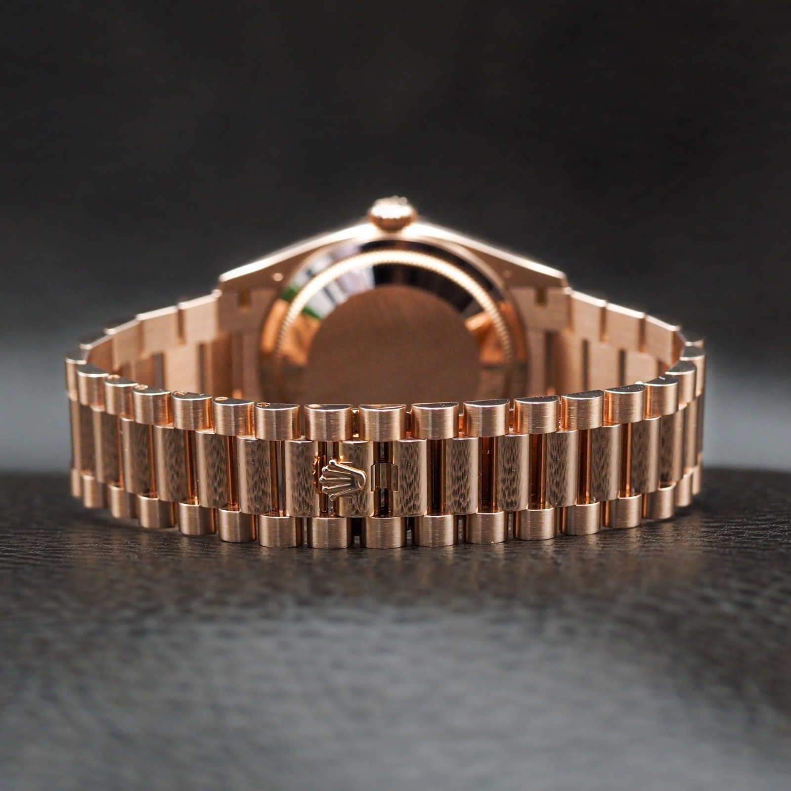 Rolex Day-Date 128235 MINT 18k Rose President Diamond Sundust Dial Unisex 36MM