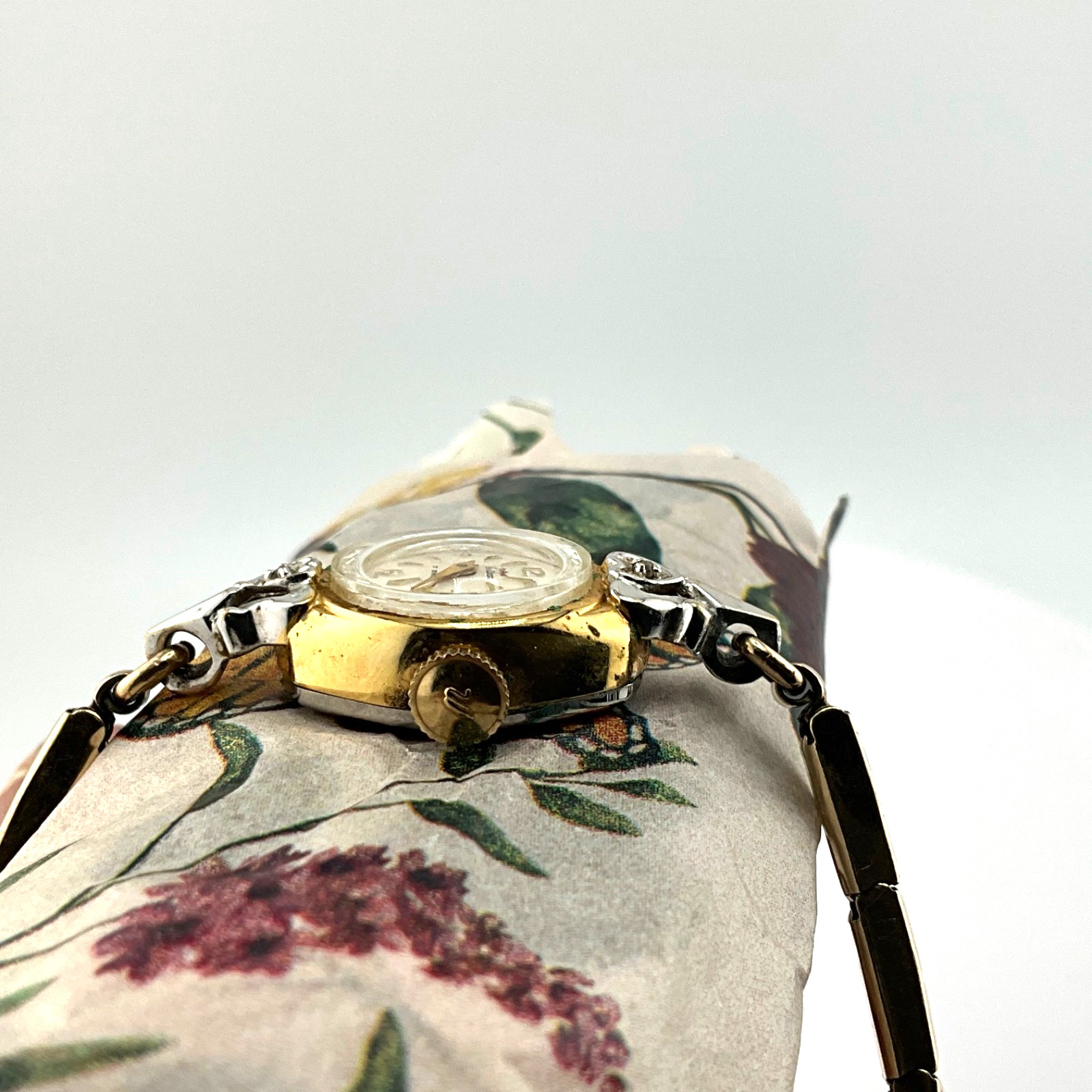 Vintage MCM Waltham Women’s Cocktail Watch 17 Jewels Swiss Wind Up Manual GF
