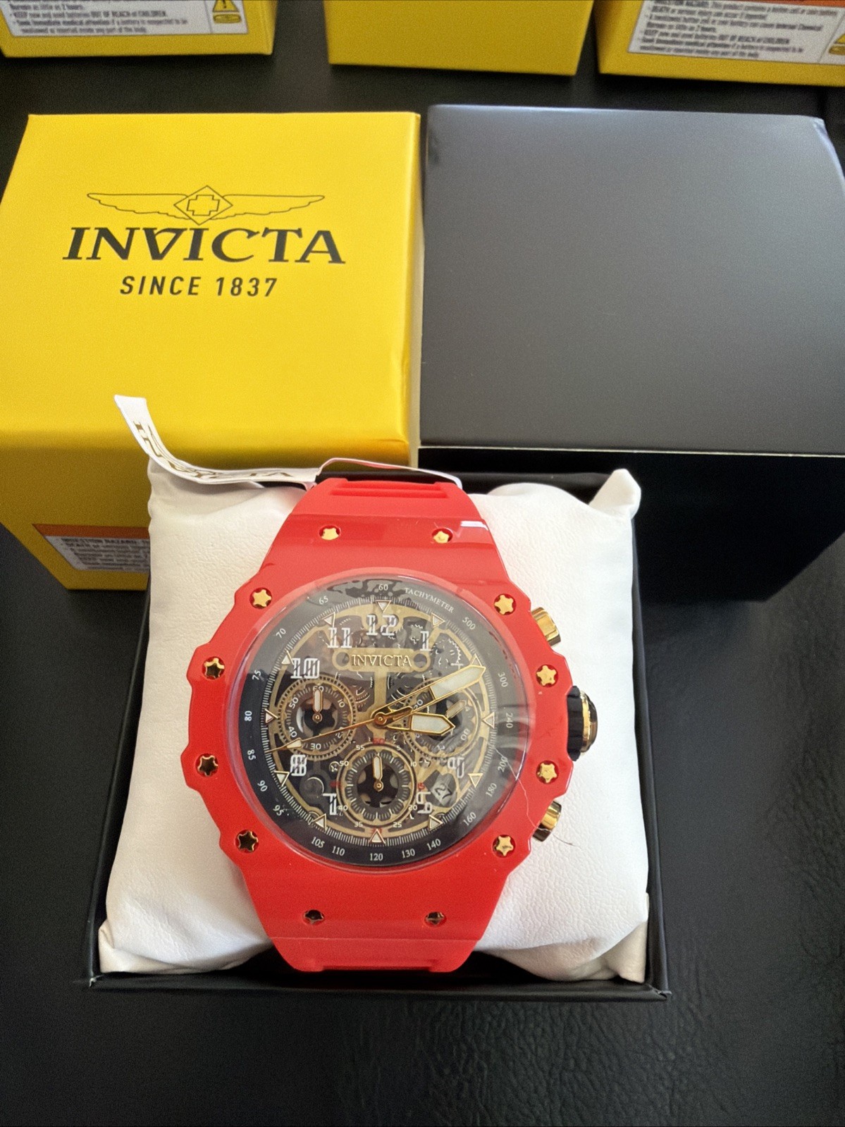 Invicta Racing Vaulthan Men’s Watch 69654 44mm Red W/Red Brand New!!