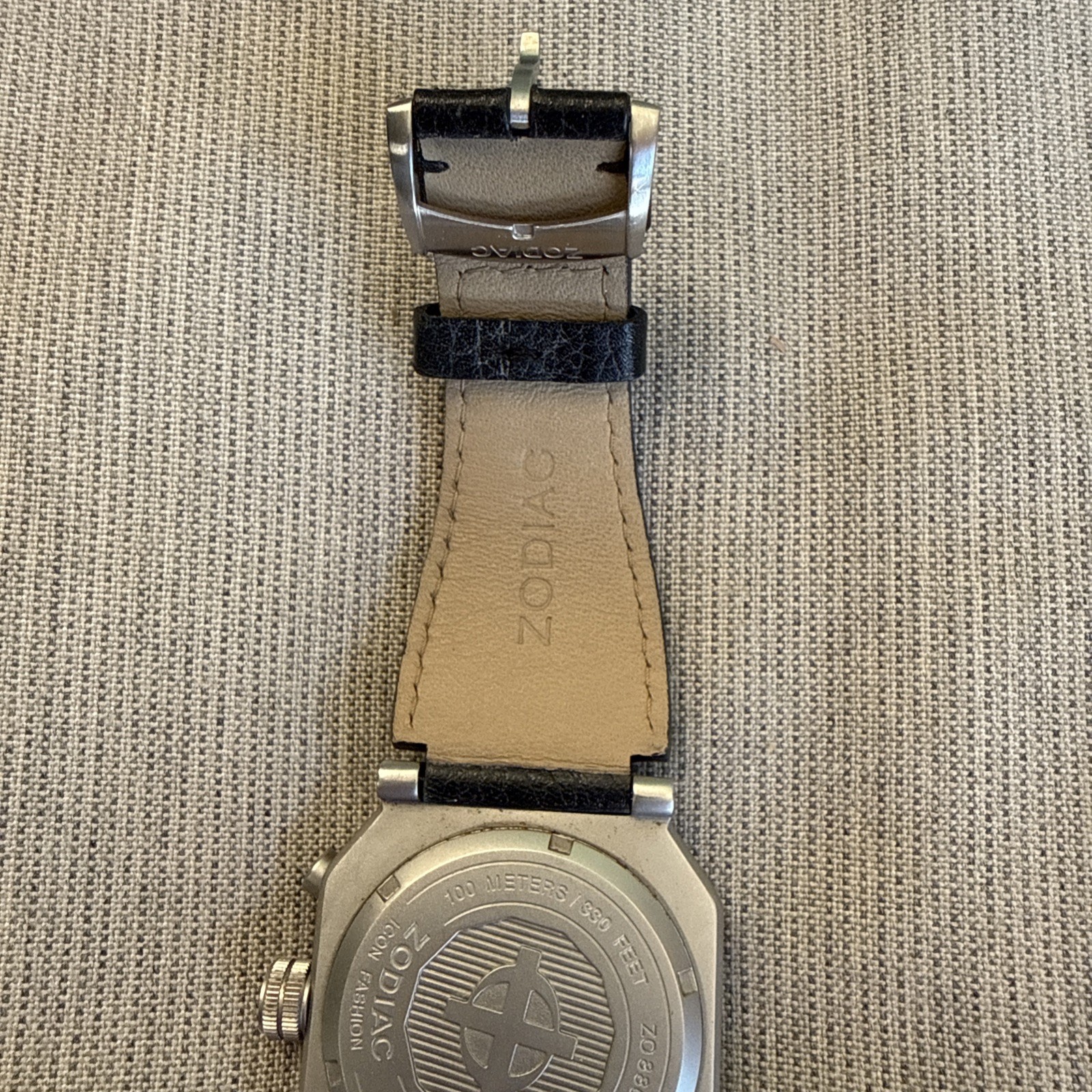 Zodiac ZO8800 Swiss Chronograph- Icon Fashion Model- USA SELLER-NICE – LOW PRICE