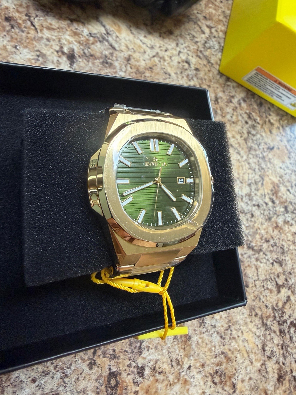 Invicta Men’s Quartz Analog Watch Gold Tone Green