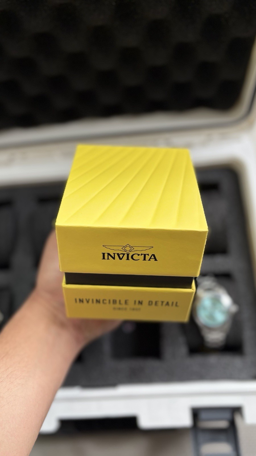 Invicta Specialty Rowan Men’s Quartz Diver 40mm Black Dial Green Bezel Box