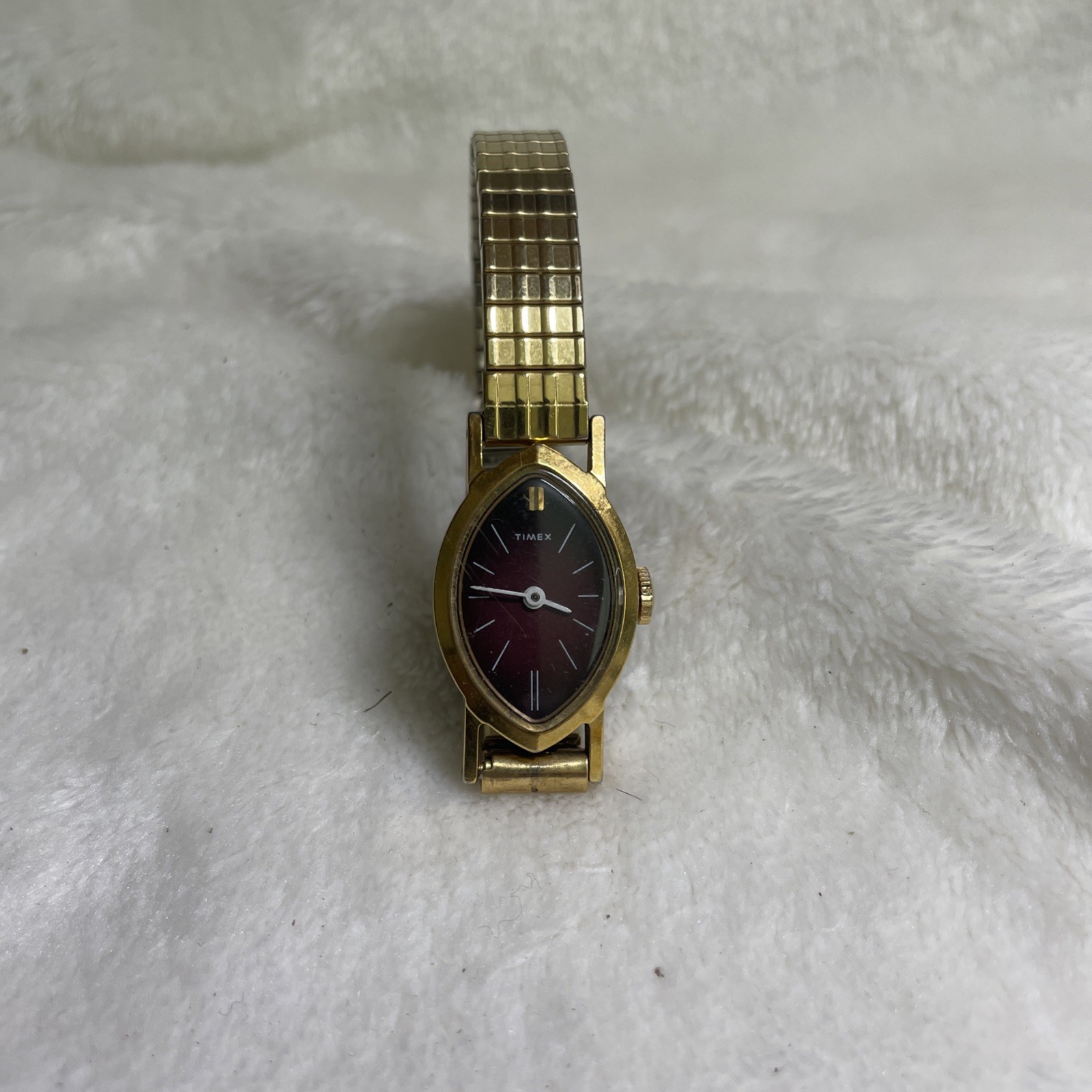 Vintage Timex Womens Watch 18mm Manual Wind Gold Tone Teardrop Burgundy Dial