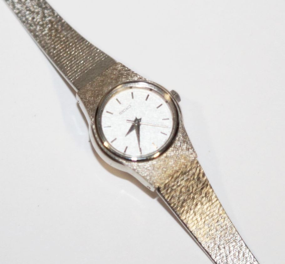 Seiko Ladies Watch 19mm Brushed SS Silver Tone Dial Round V401-1819 NM Japan