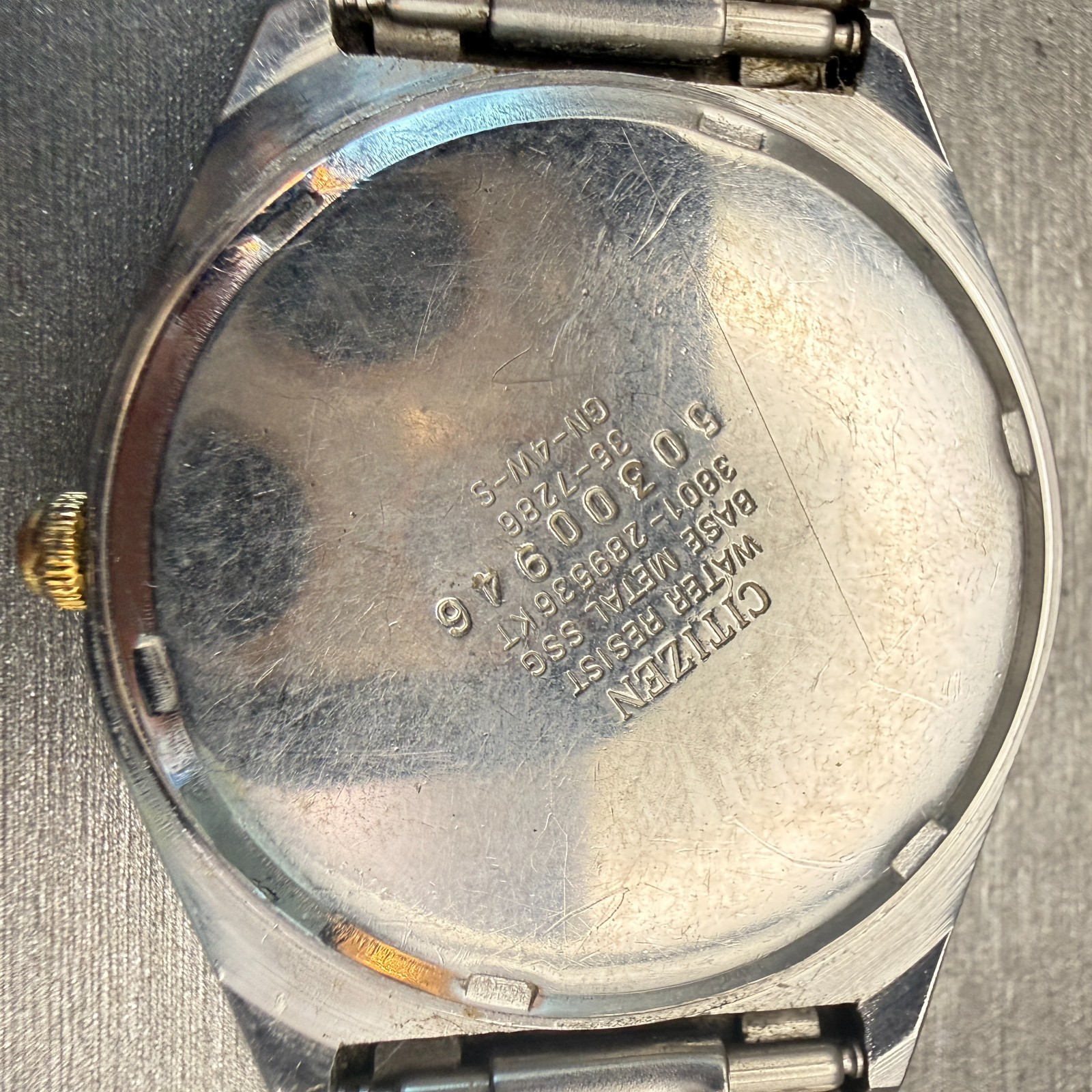 Citizen CQ Watch Men 34mm Champagne Dial Two Tone Daydate Round 3801-289536 VTG