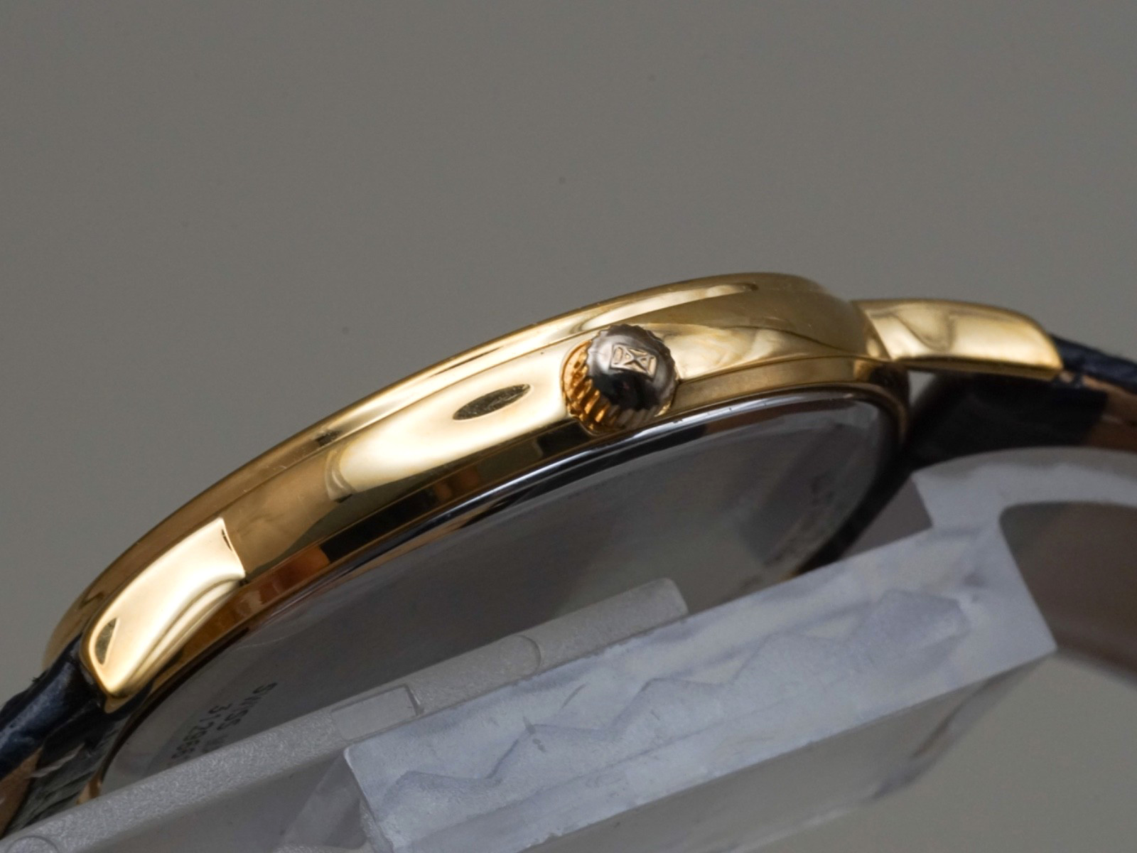 Longines Grand Classic L4.720.2 Vintage Quartz Men’s Watch 33mm Gold Dial